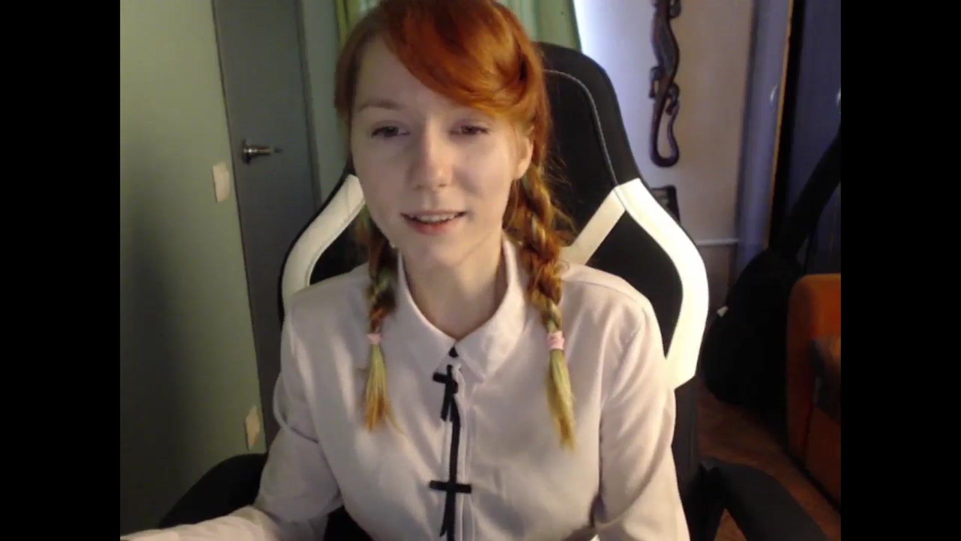 Gallery image thumbnail from NikiFoks18's myfreecams stream on, 05/23/2024, 07:57 image 18 of 20