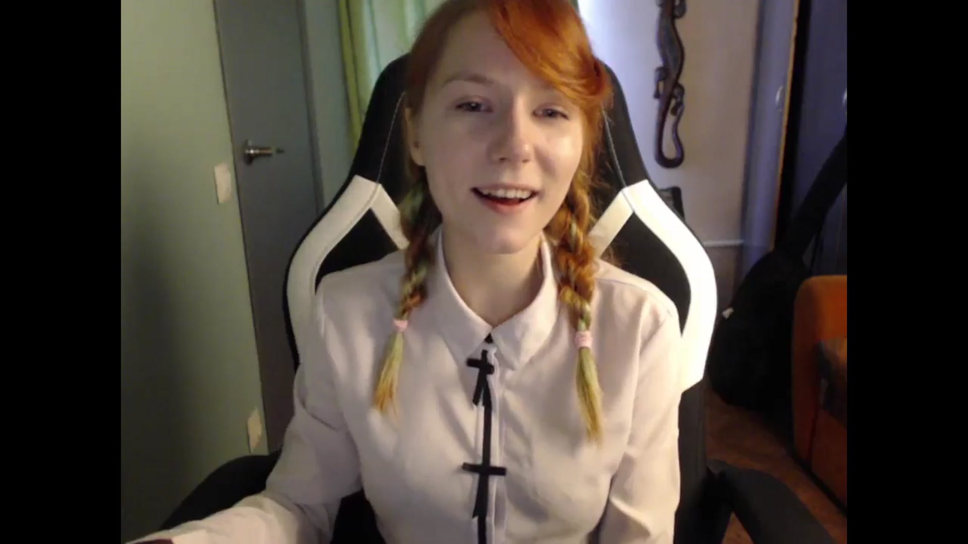 Gallery image thumbnail from NikiFoks18's myfreecams stream on, 05/23/2024, 07:57 image 15 of 20