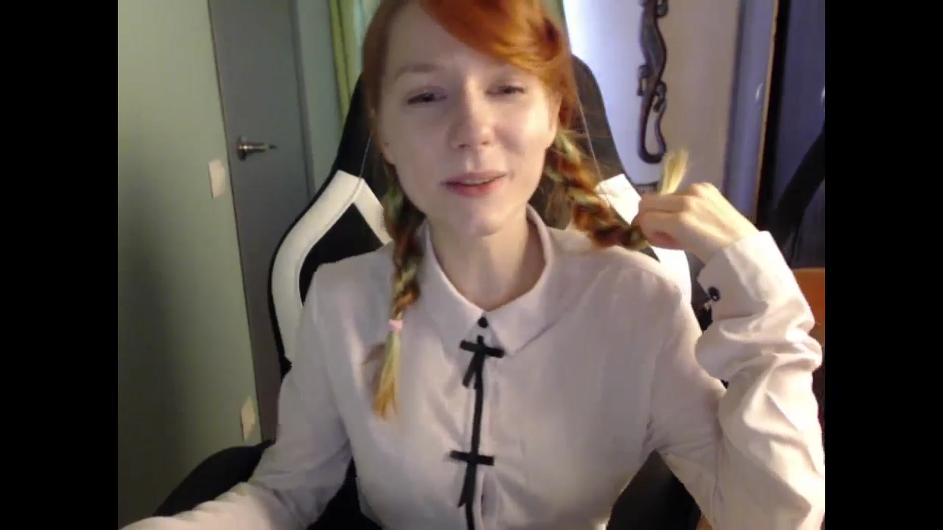 Gallery image thumbnail from NikiFoks18's myfreecams stream on, 05/23/2024, 07:57 image 19 of 20