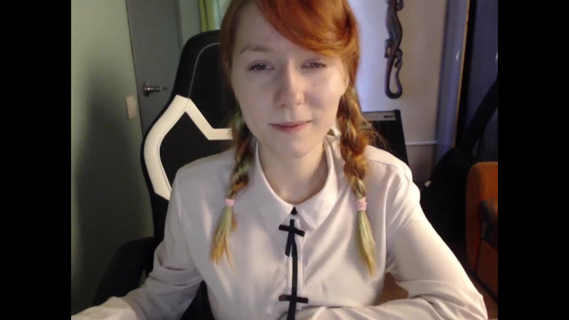 Gallery image thumbnail from NikiFoks18's myfreecams stream on, 05/23/2024, 09:24 image 5 of 20
