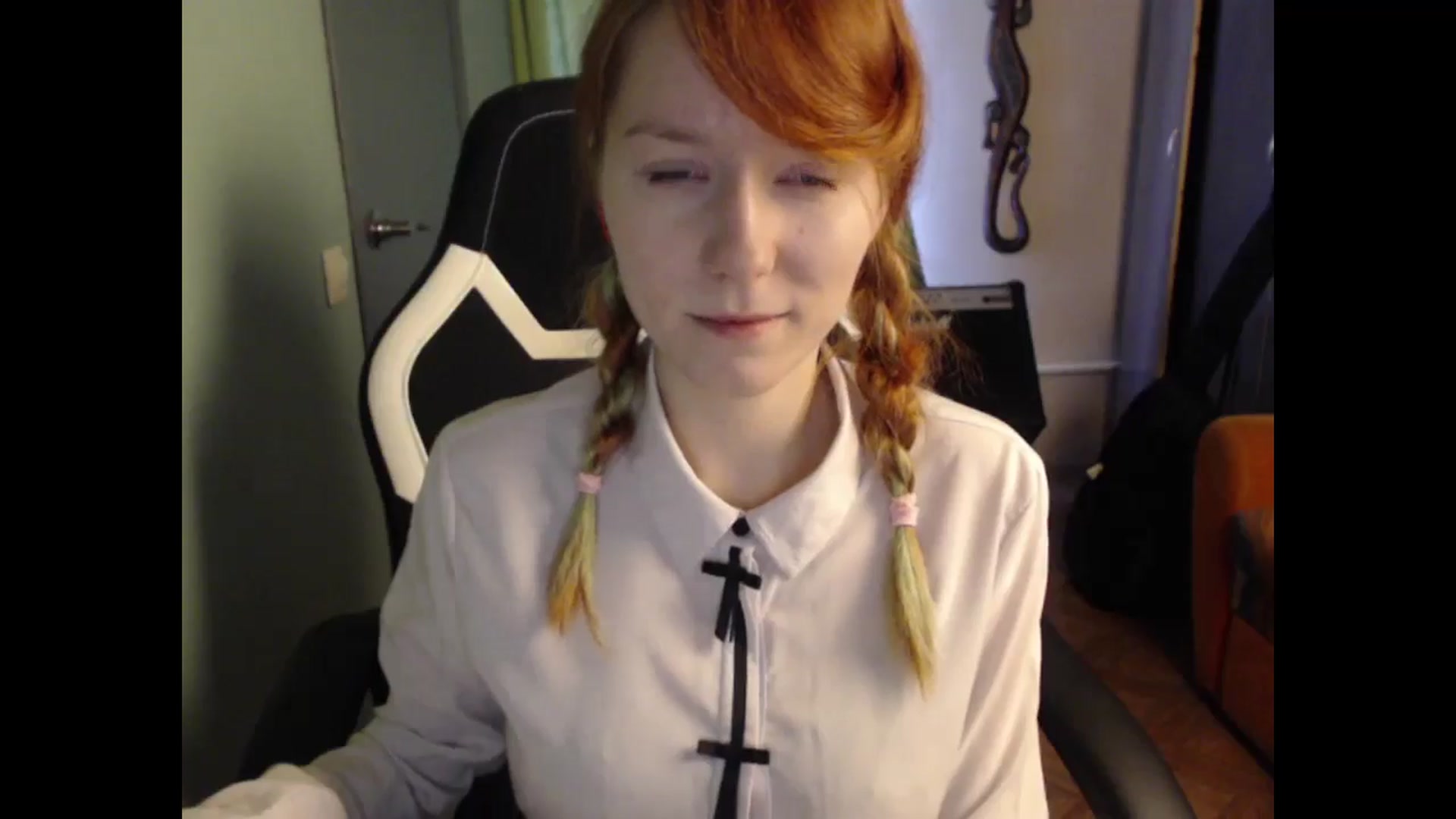 Gallery image thumbnail from NikiFoks18's myfreecams stream on, 05/23/2024, 09:24 image 7 of 20