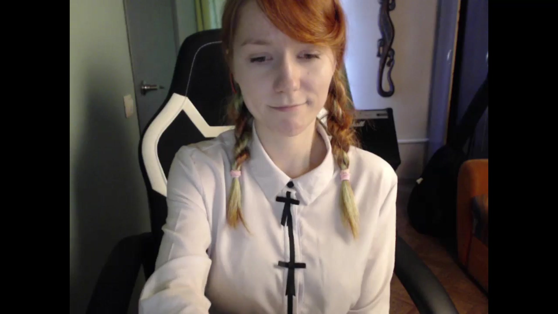 Gallery image thumbnail from NikiFoks18's myfreecams stream on, 05/23/2024, 09:24 image 12 of 20