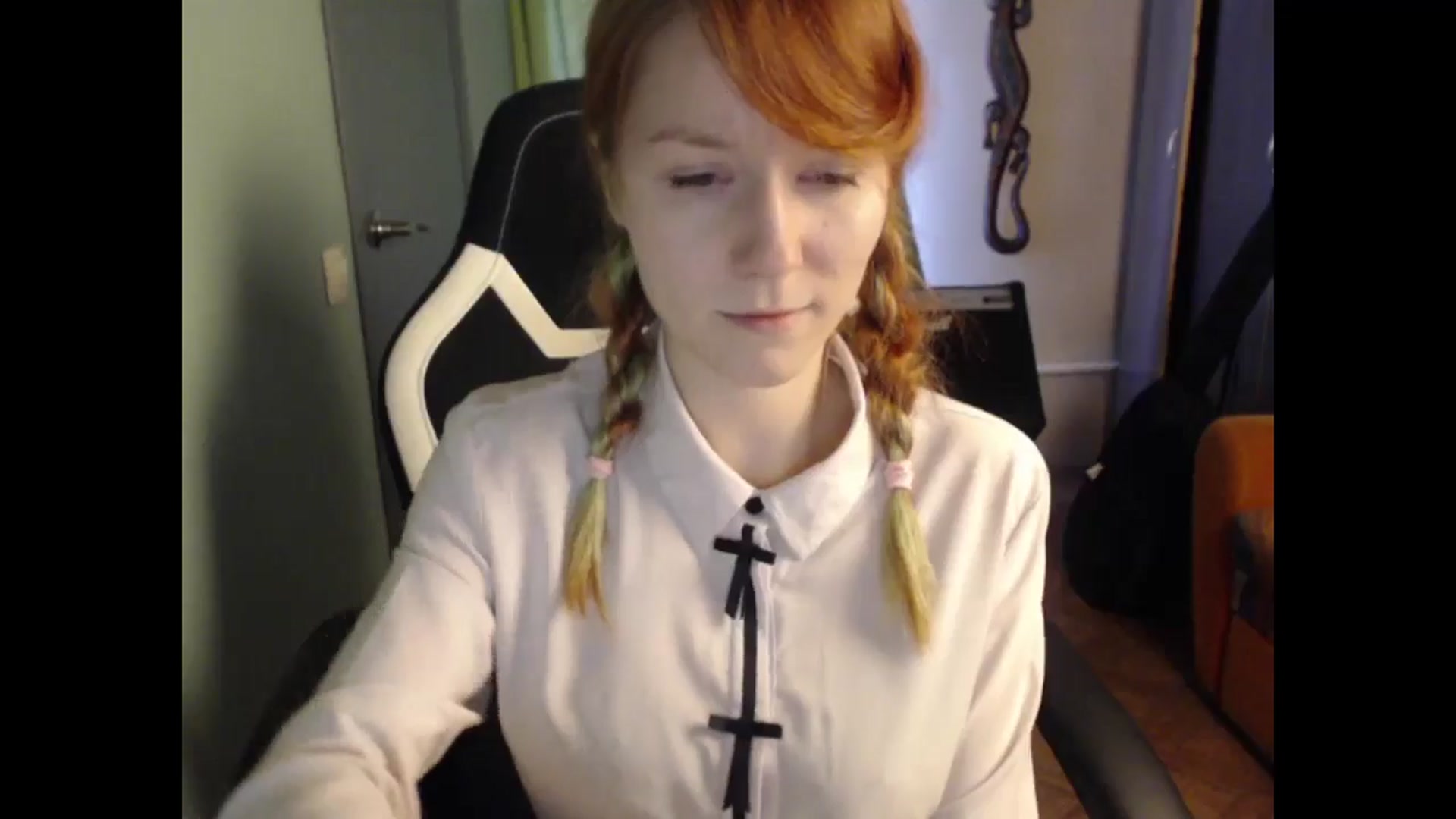 Gallery image thumbnail from NikiFoks18's myfreecams stream on, 05/23/2024, 09:24 image 9 of 20