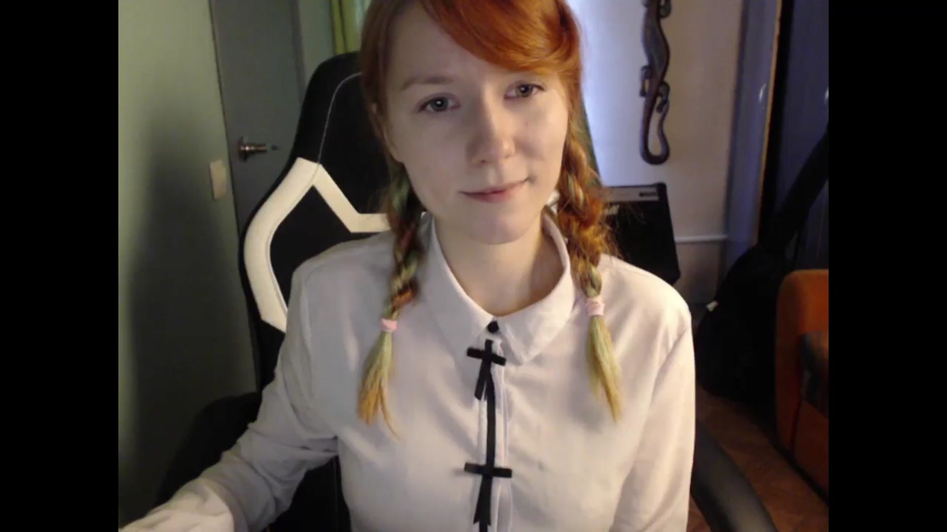 Gallery image thumbnail from NikiFoks18's myfreecams stream on, 05/23/2024, 09:24 image 11 of 20