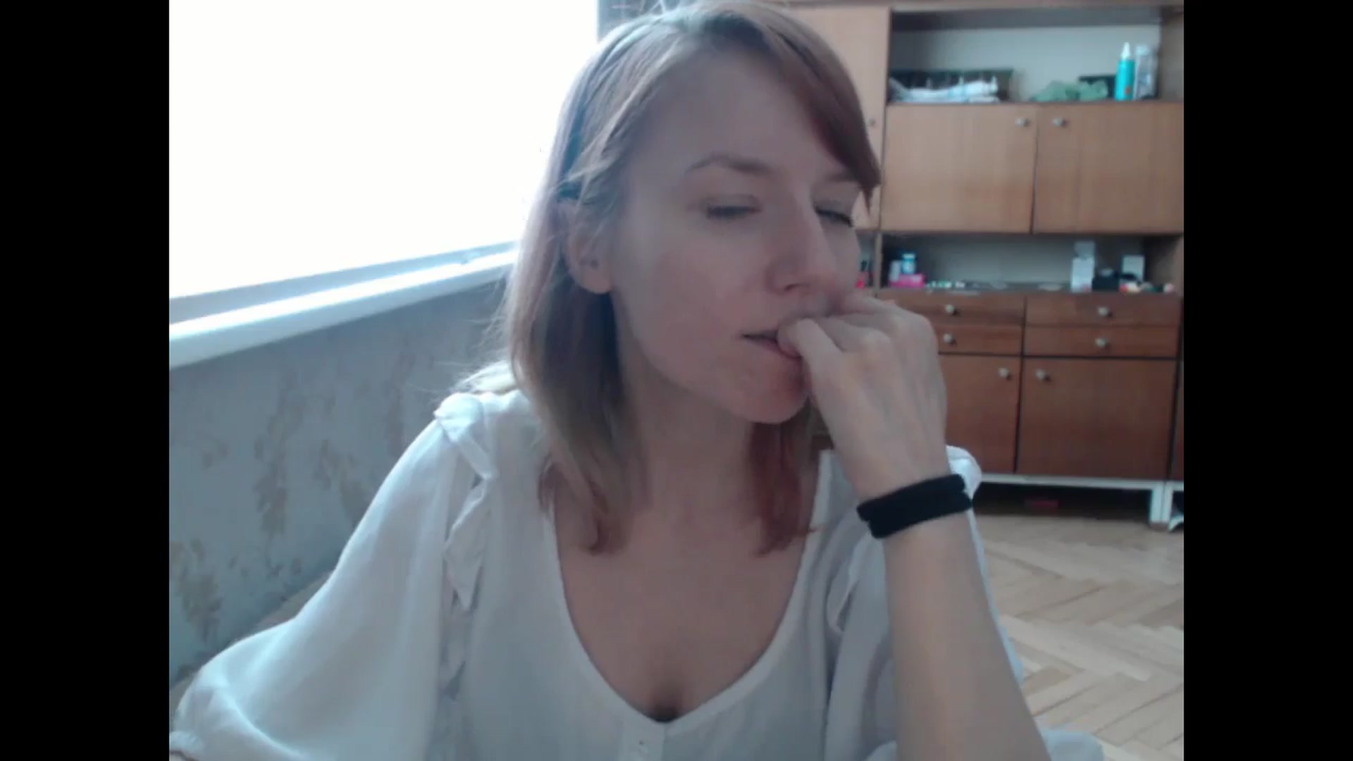 Gallery image thumbnail from NikiFoks18's myfreecams stream on, 08/06/2024, 08:19 image 13 of 20