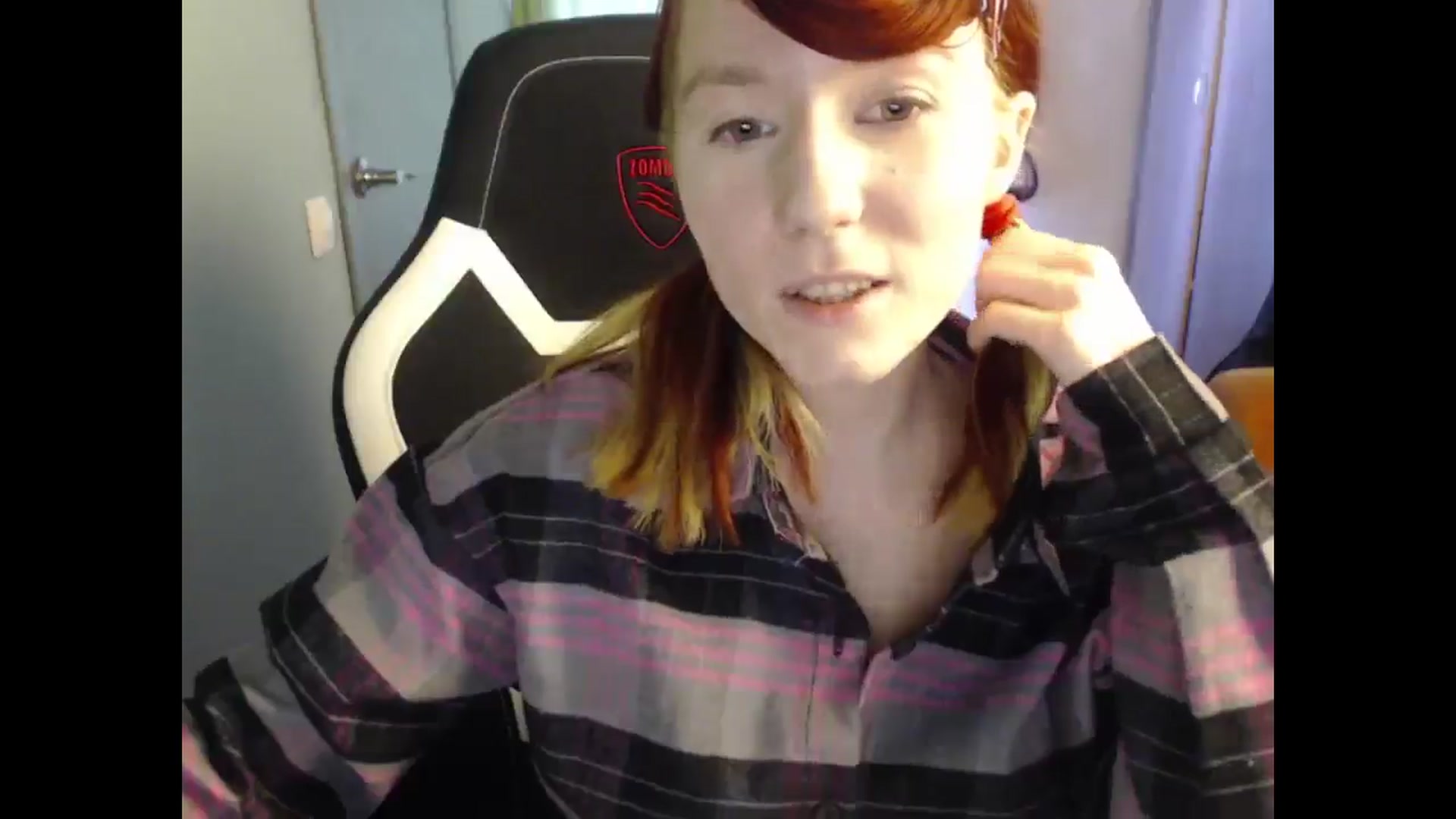 Gallery image thumbnail from NikiFoks18's myfreecams stream on, 02/21/2025, 08:33 image 19 of 20