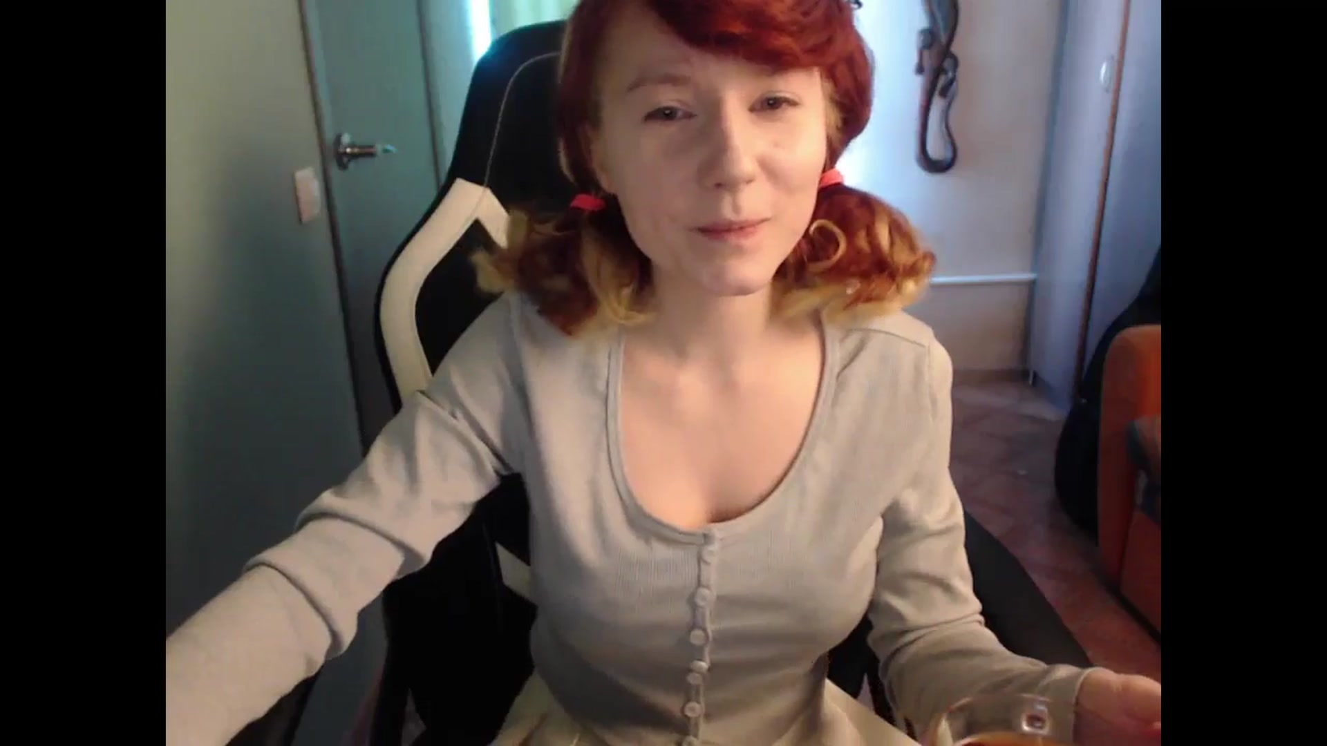 Gallery image thumbnail from NikiFoks18's myfreecams stream on, 02/25/2025, 08:01 image 18 of 20