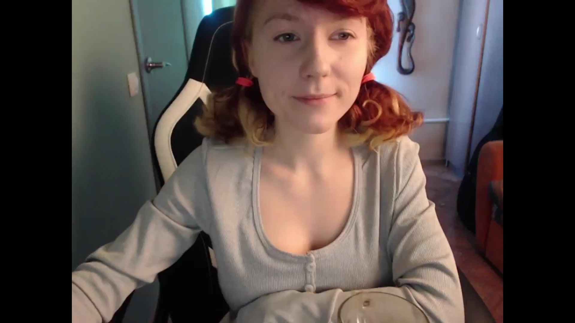 Gallery image thumbnail from NikiFoks18's myfreecams stream on, 02/25/2025, 08:01 image 12 of 20