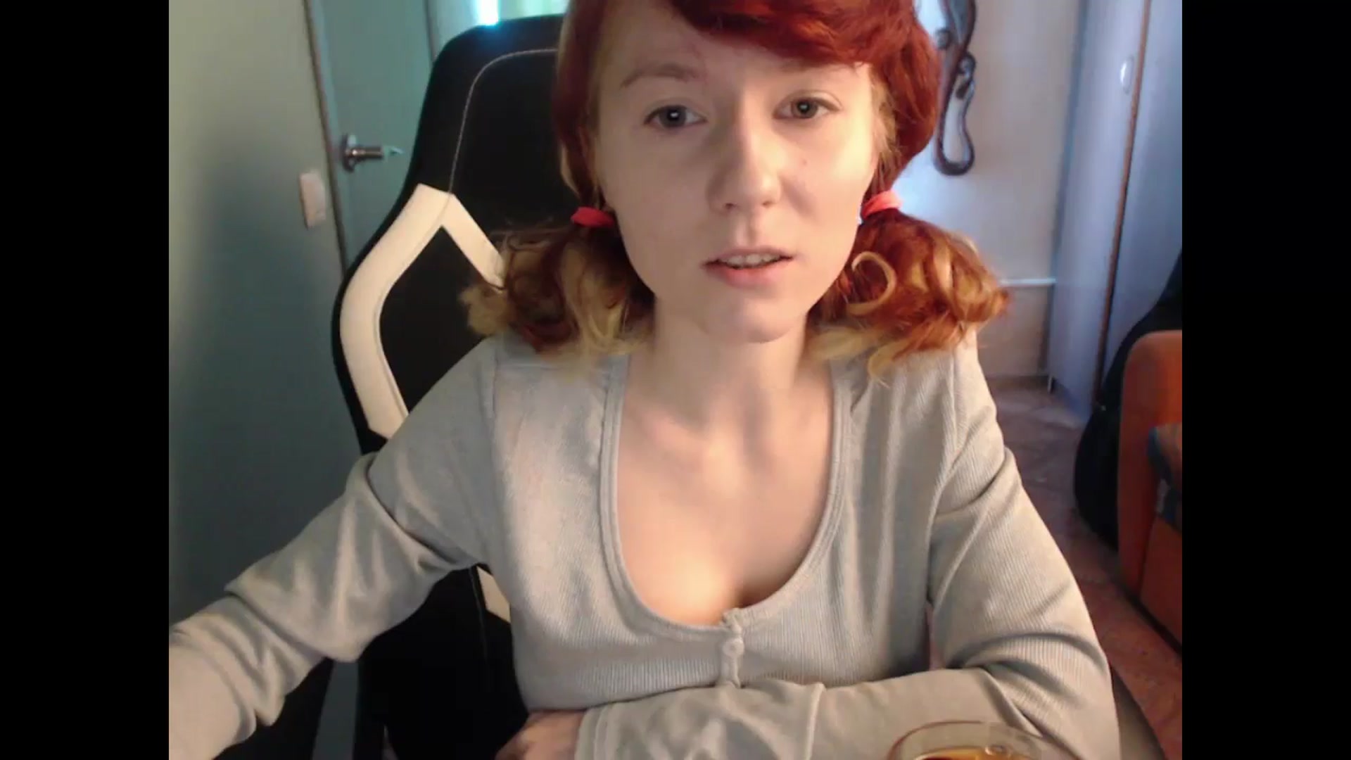 Gallery image thumbnail from NikiFoks18's myfreecams stream on, 02/25/2025, 08:01 image 17 of 20