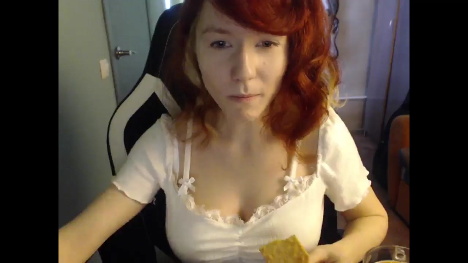 Gallery image thumbnail from NikiFoks18's myfreecams stream on, 02/27/2025, 08:22 image 7 of 20