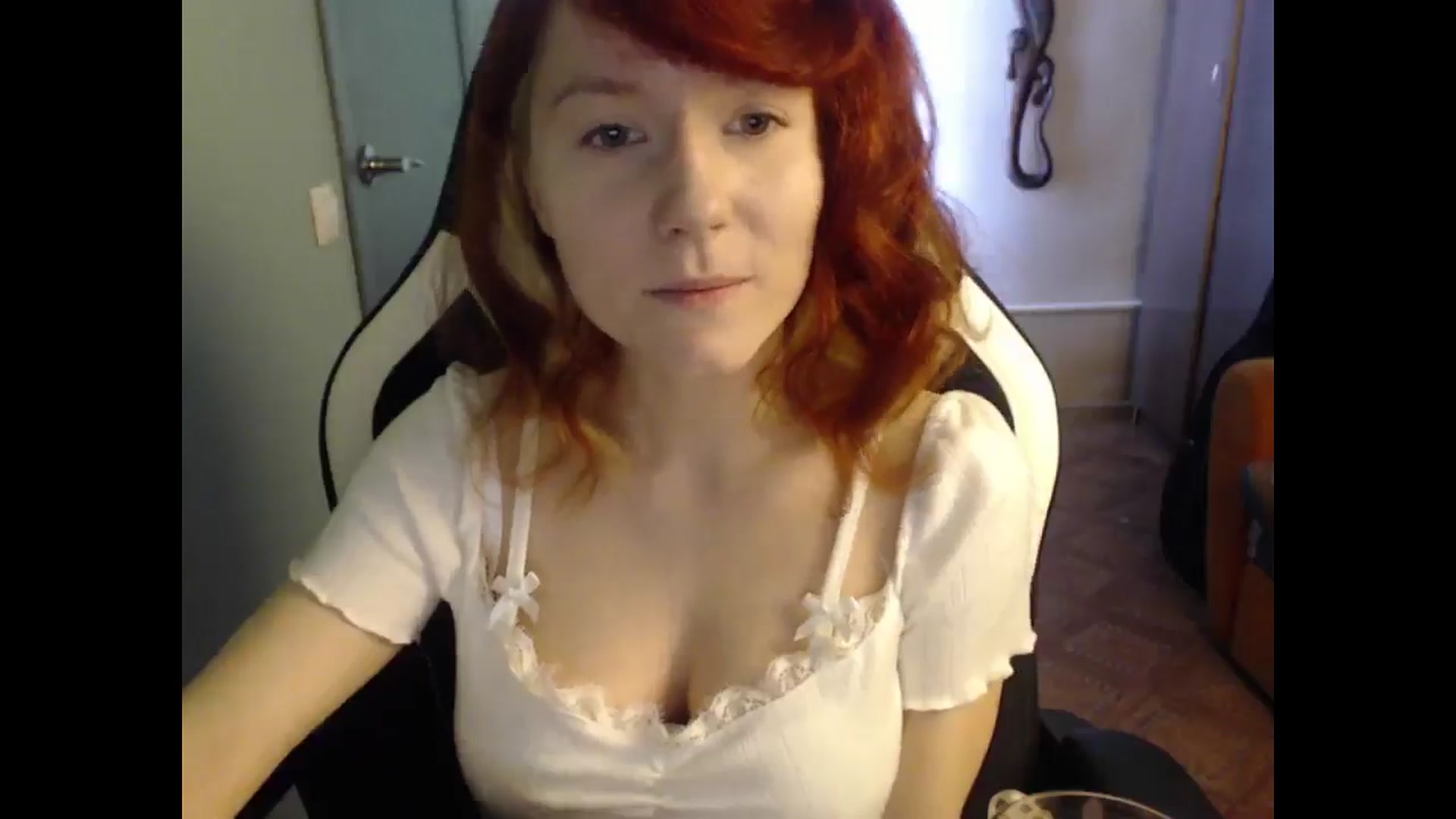 Gallery image thumbnail from NikiFoks18's myfreecams stream on, 02/27/2025, 08:22 image 11 of 20