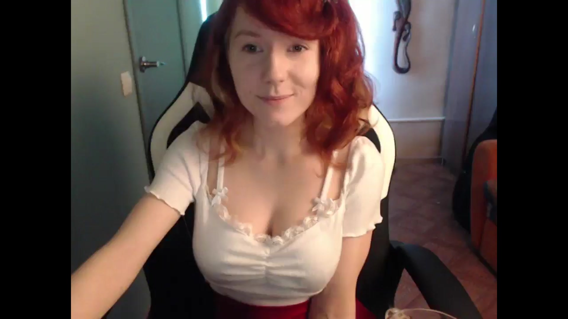 Gallery image thumbnail from NikiFoks18's myfreecams stream on, 02/27/2025, 08:22 image 15 of 20