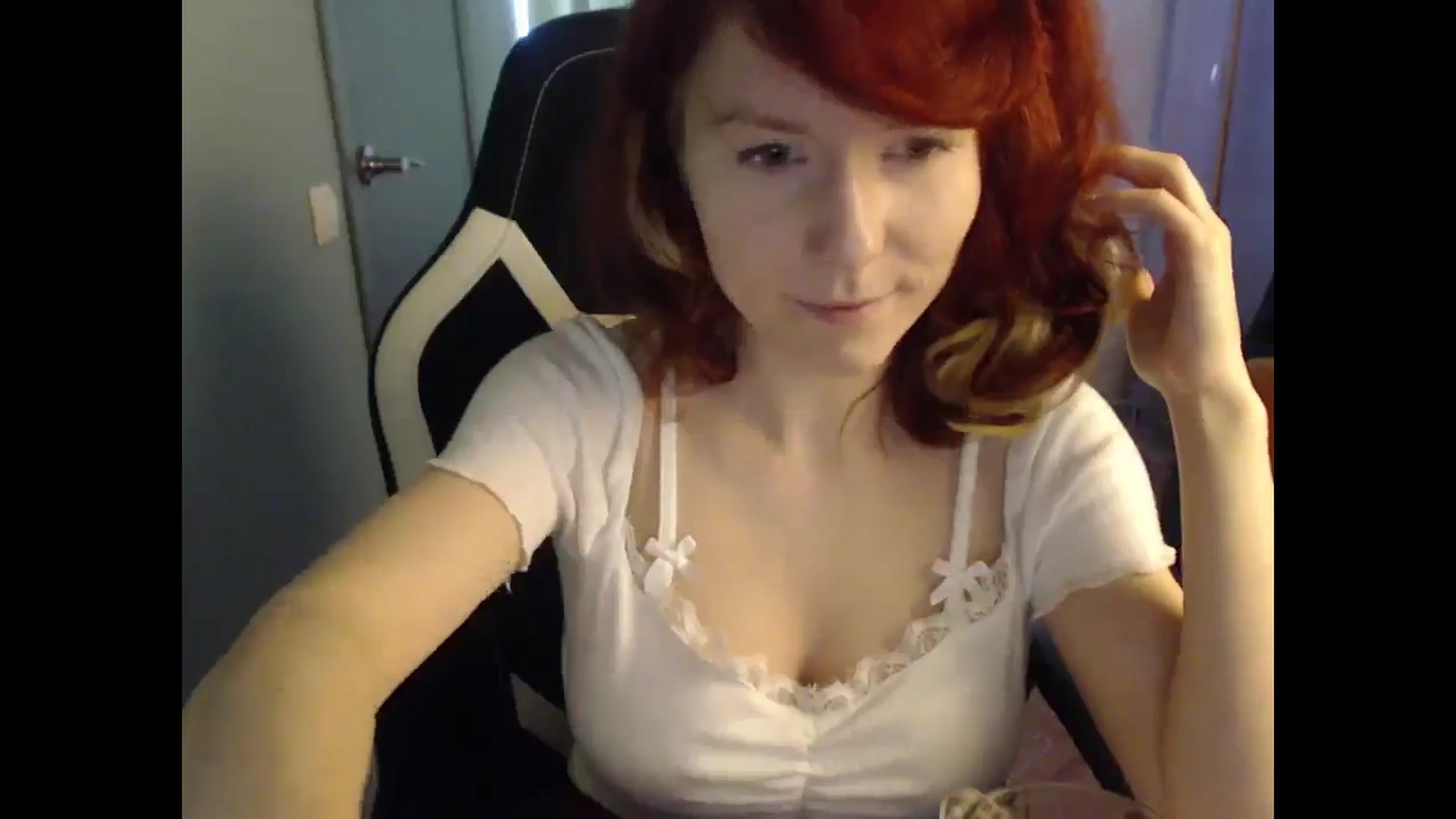 Gallery image thumbnail from NikiFoks18's myfreecams stream on, 02/27/2025, 08:22 image 19 of 20