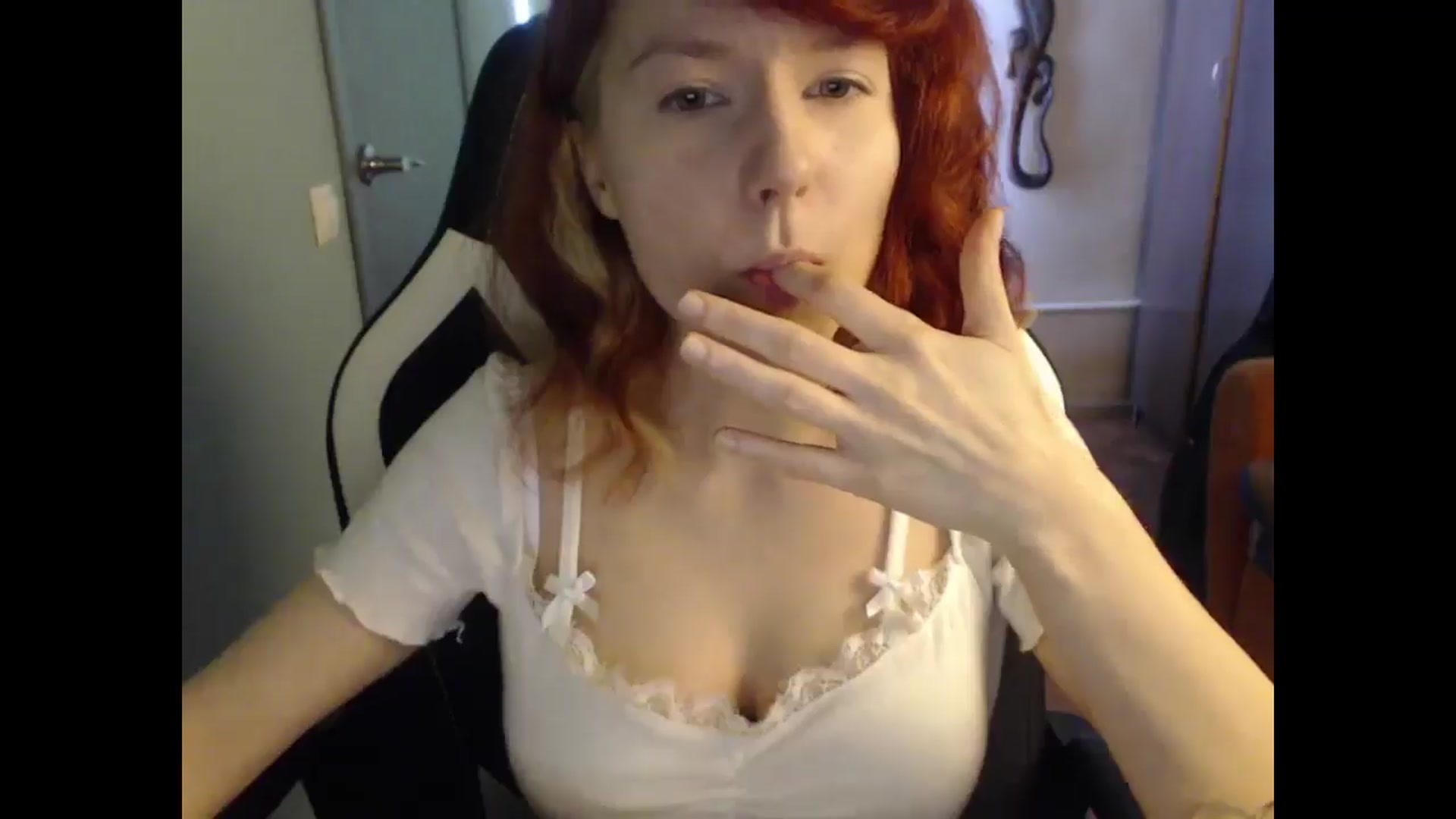 Gallery image thumbnail from NikiFoks18's myfreecams stream on, 02/27/2025, 08:22 image 8 of 20