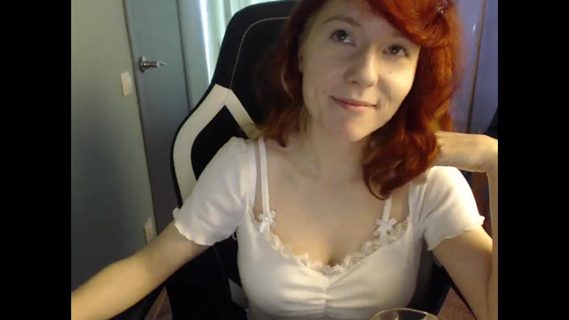 Gallery image thumbnail from NikiFoks18's myfreecams stream on, 02/27/2025, 09:15 image 7 of 20
