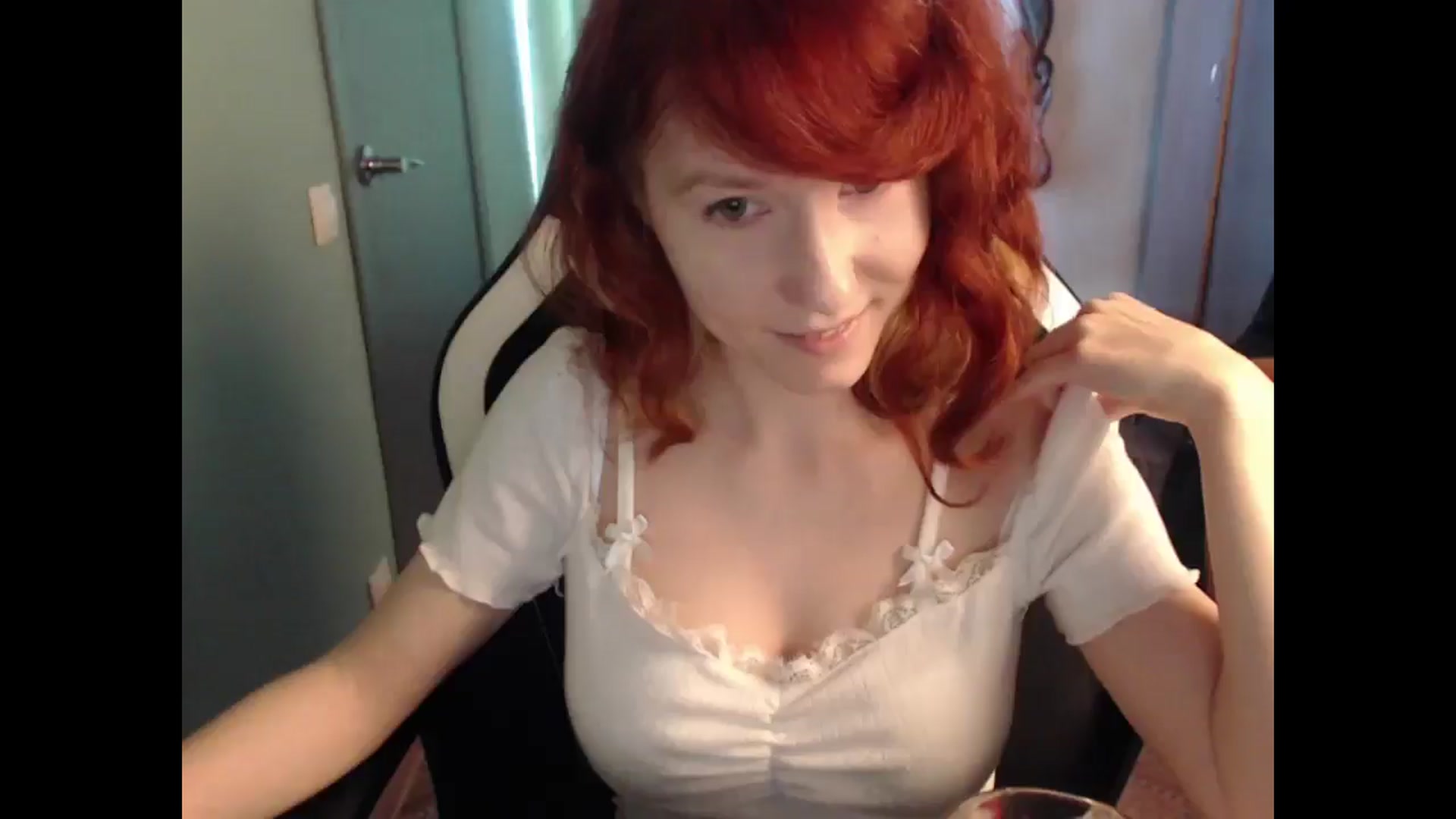 Gallery image thumbnail from NikiFoks18's myfreecams stream on, 02/27/2025, 09:15 image 5 of 20