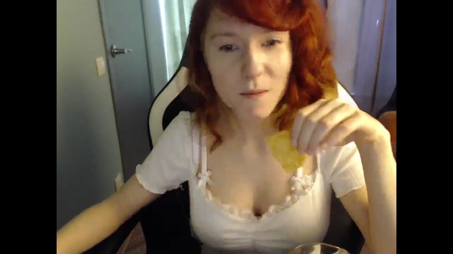 Gallery image thumbnail from NikiFoks18's myfreecams stream on, 02/27/2025, 09:15 image 15 of 20