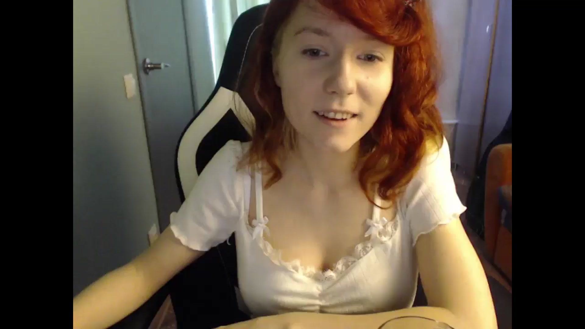 Gallery image thumbnail from NikiFoks18's myfreecams stream on, 02/27/2025, 09:15 image 9 of 20