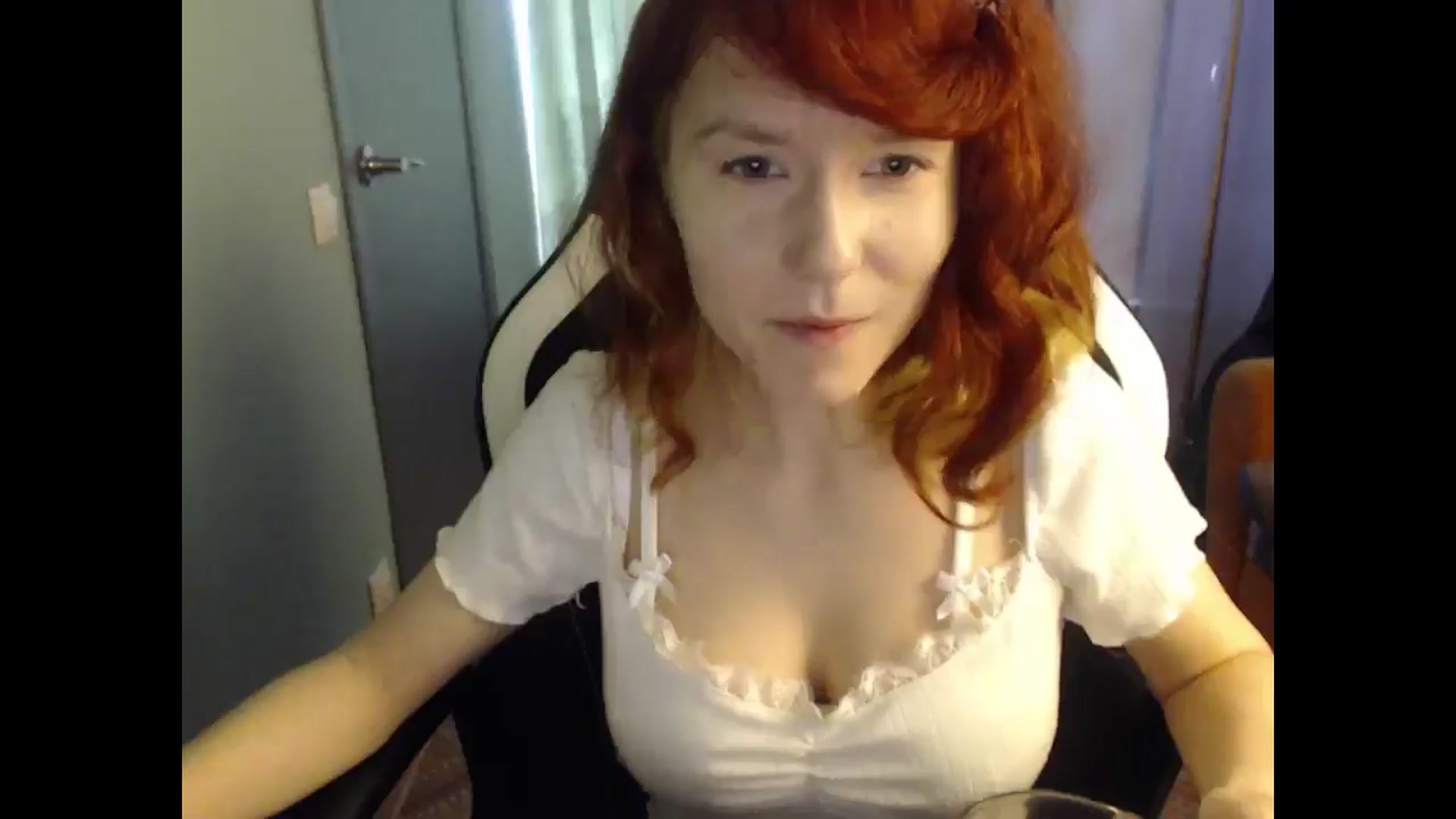 Gallery image thumbnail from NikiFoks18's myfreecams stream on, 02/27/2025, 09:15 image 16 of 20
