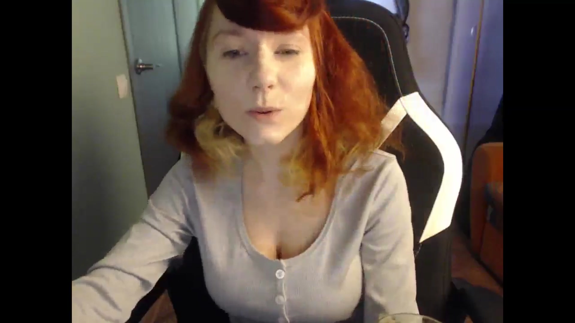 Gallery image thumbnail from NikiFoks18's myfreecams stream on, 03/10/2025, 05:20 image 13 of 20