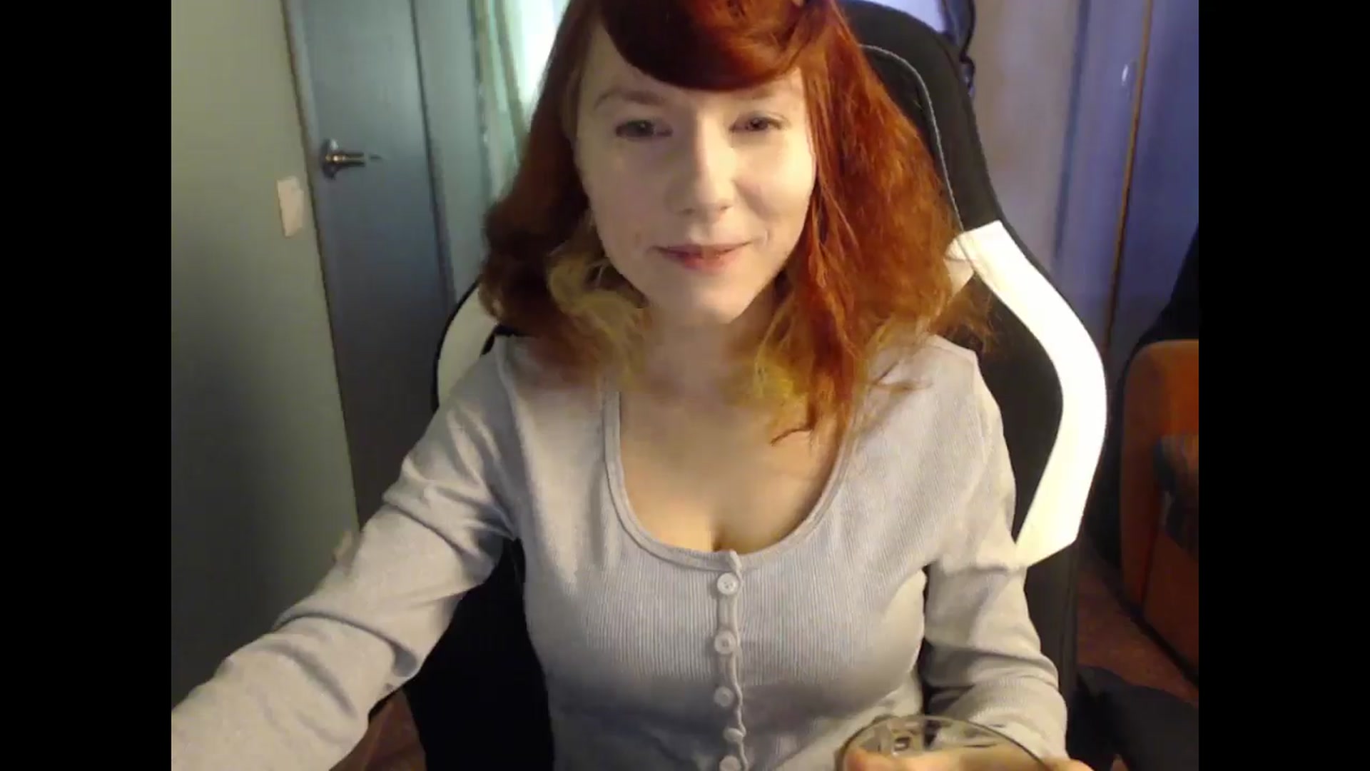 Gallery image thumbnail from NikiFoks18's myfreecams stream on, 03/10/2025, 05:20 image 18 of 20