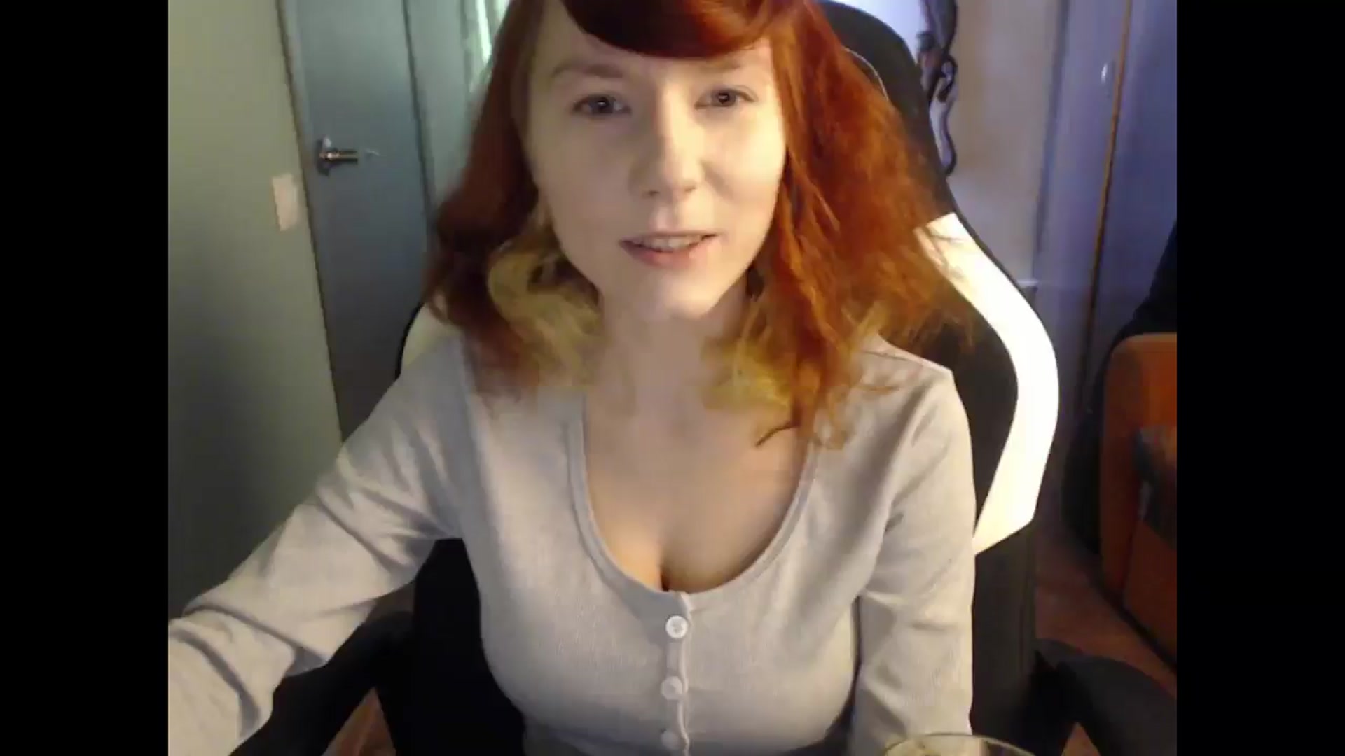 Gallery image thumbnail from NikiFoks18's myfreecams stream on, 03/10/2025, 05:20 image 1 of 20