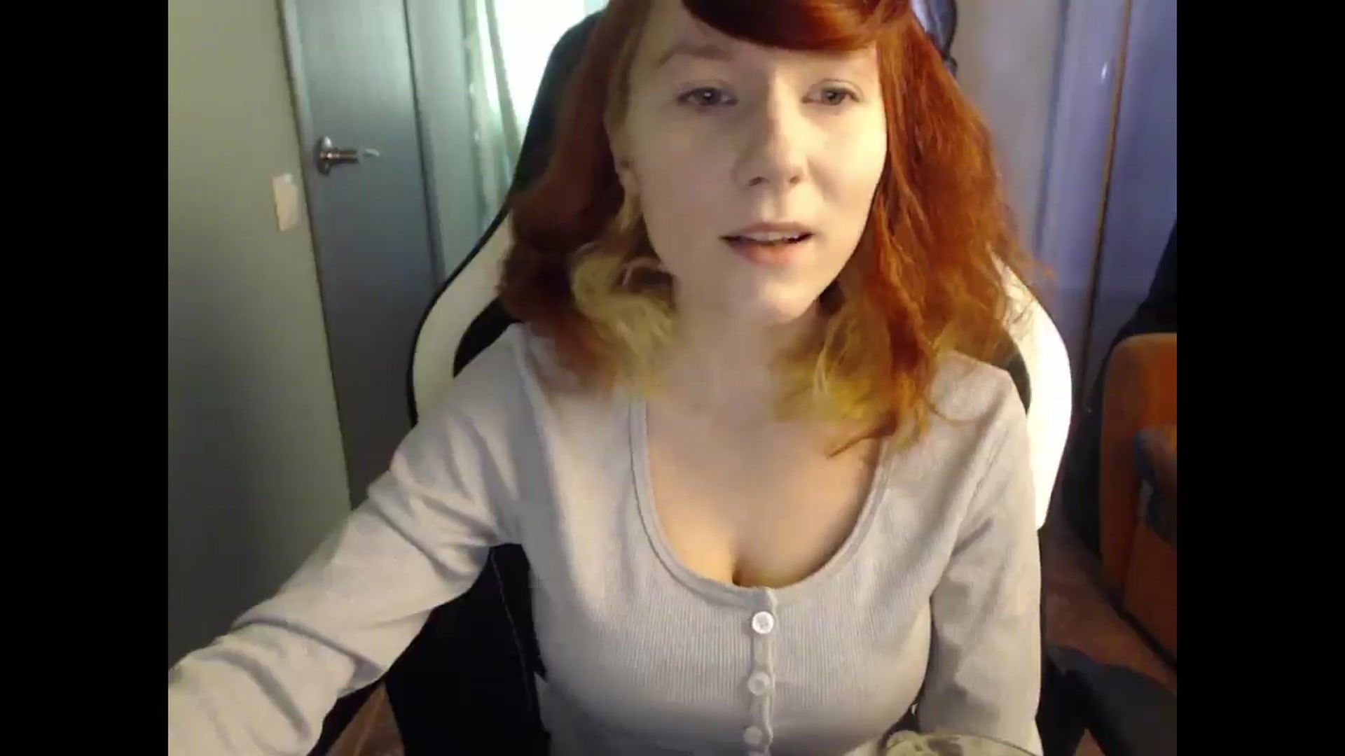 Gallery image thumbnail from NikiFoks18's myfreecams stream on, 03/10/2025, 05:20 image 8 of 20