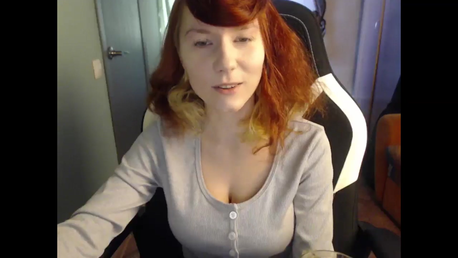 Gallery image thumbnail from NikiFoks18's myfreecams stream on, 03/10/2025, 05:20 image 12 of 20