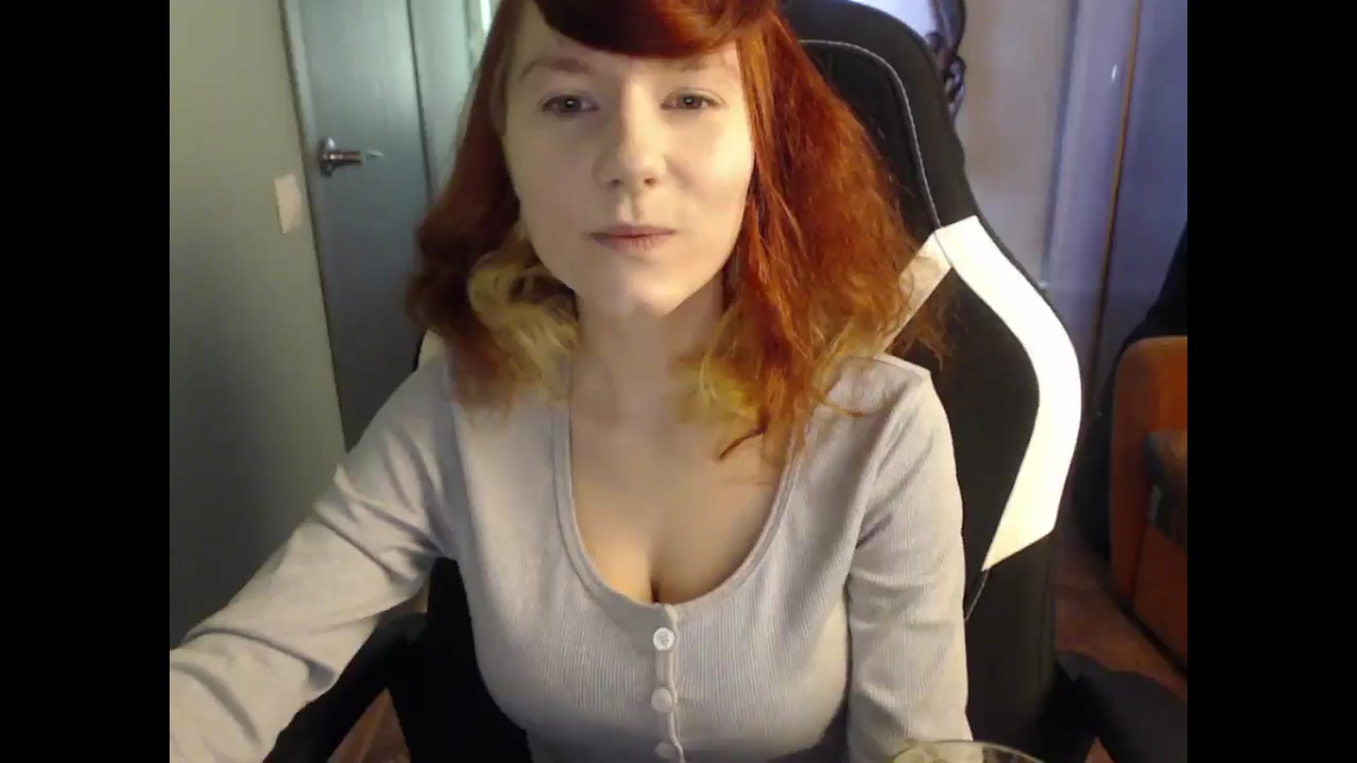 Gallery image thumbnail from NikiFoks18's myfreecams stream on, 03/10/2025, 05:20 image 10 of 20
