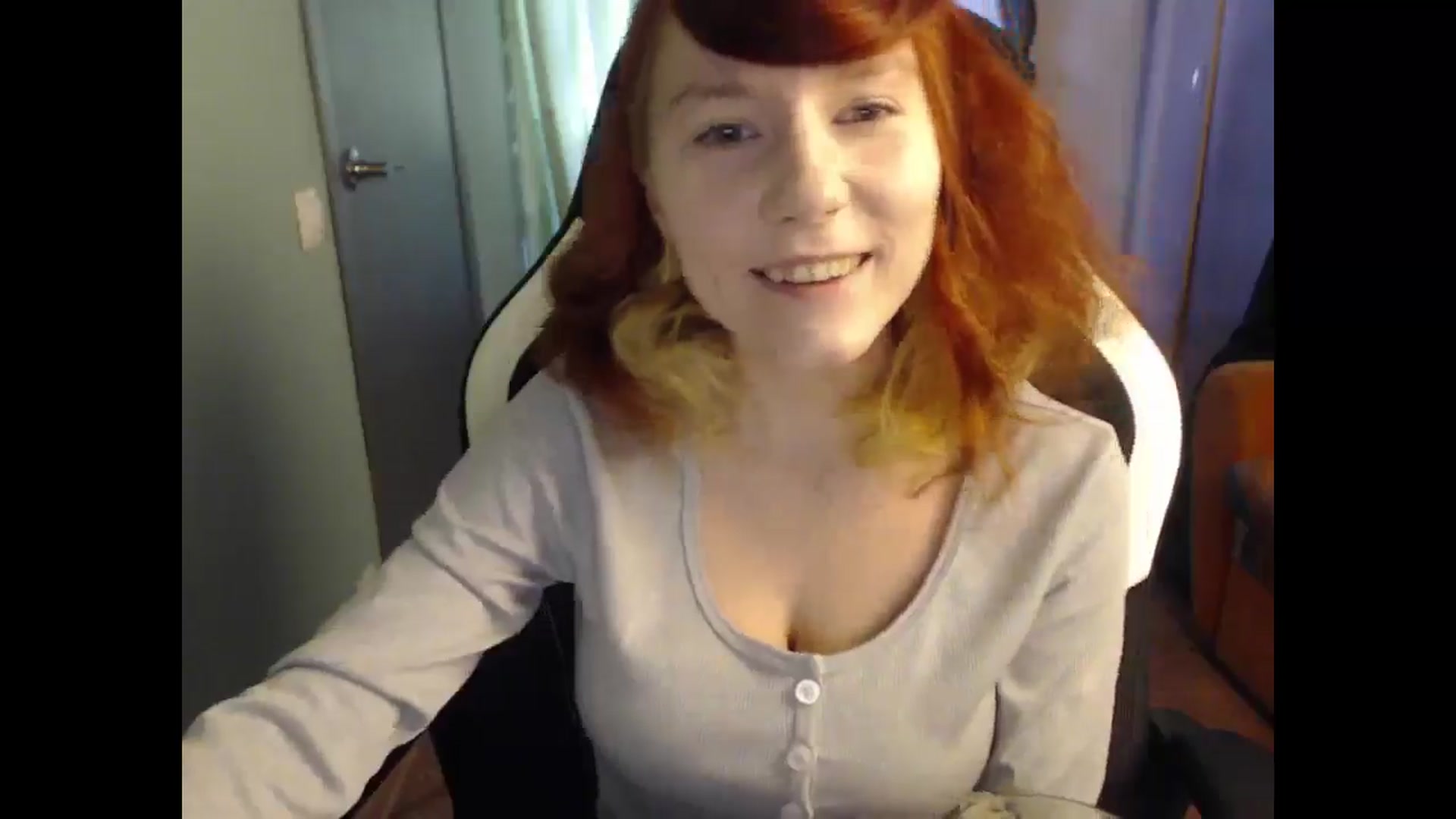 Gallery image thumbnail from NikiFoks18's myfreecams stream on, 03/10/2025, 05:20 image 16 of 20