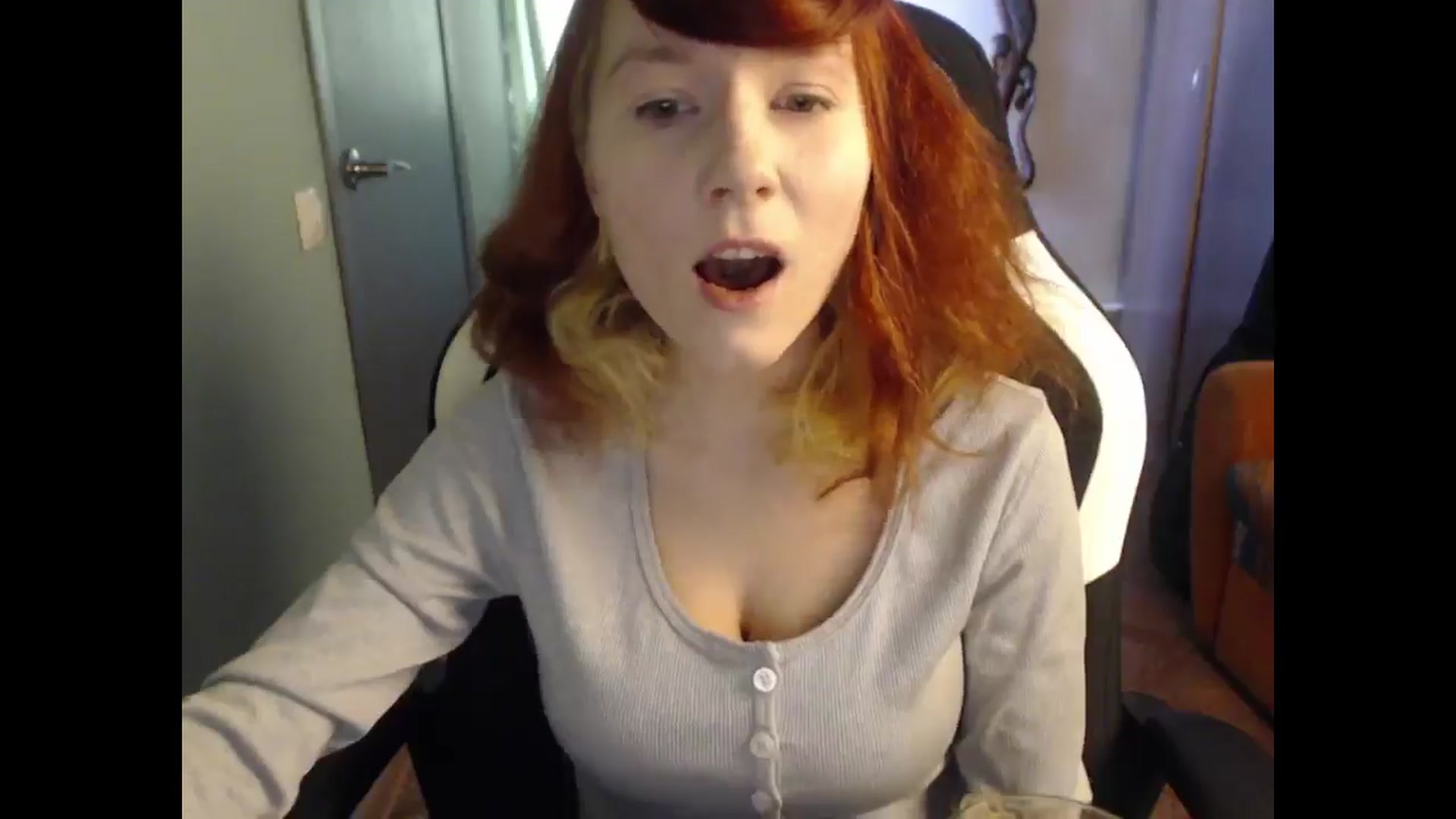 Gallery image thumbnail from NikiFoks18's myfreecams stream on, 03/10/2025, 05:20 image 6 of 20