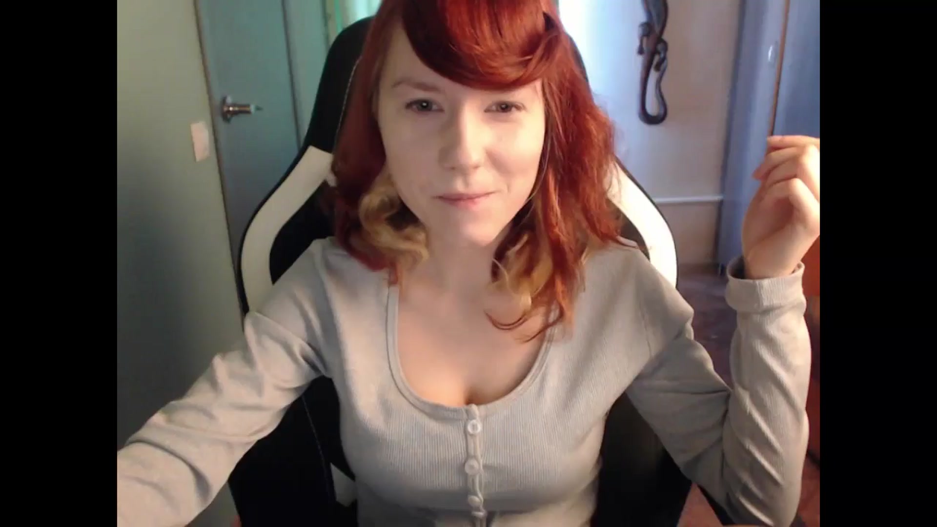 Gallery image thumbnail from NikiFoks18's myfreecams stream on, 03/10/2025, 08:26 image 5 of 20