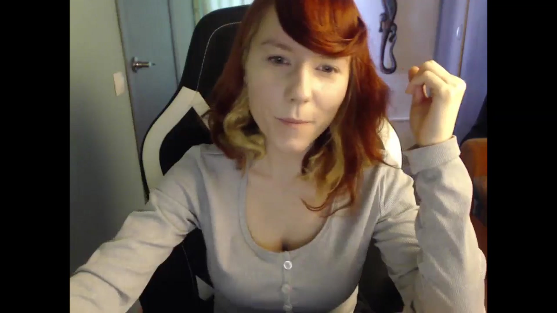 Gallery image thumbnail from NikiFoks18's myfreecams stream on, 03/10/2025, 08:26 image 14 of 20