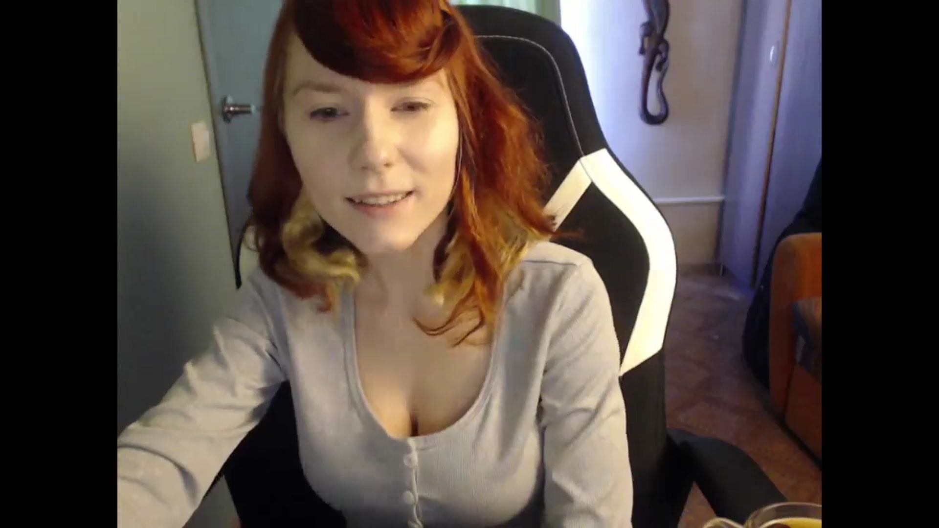 Gallery image thumbnail from NikiFoks18's myfreecams stream on, 03/10/2025, 08:26 image 2 of 20