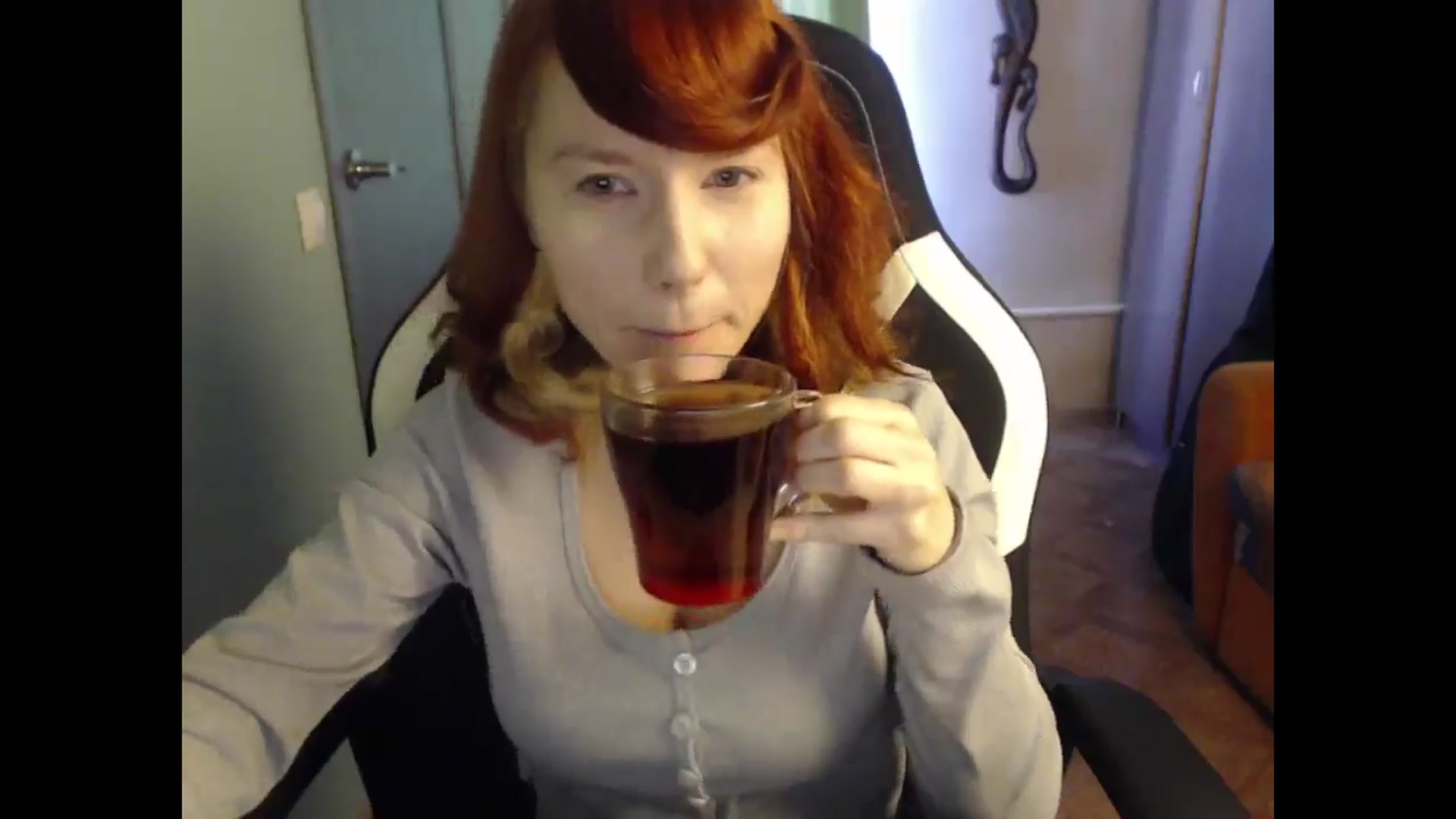 Gallery image thumbnail from NikiFoks18's myfreecams stream on, 03/10/2025, 08:26 image 6 of 20