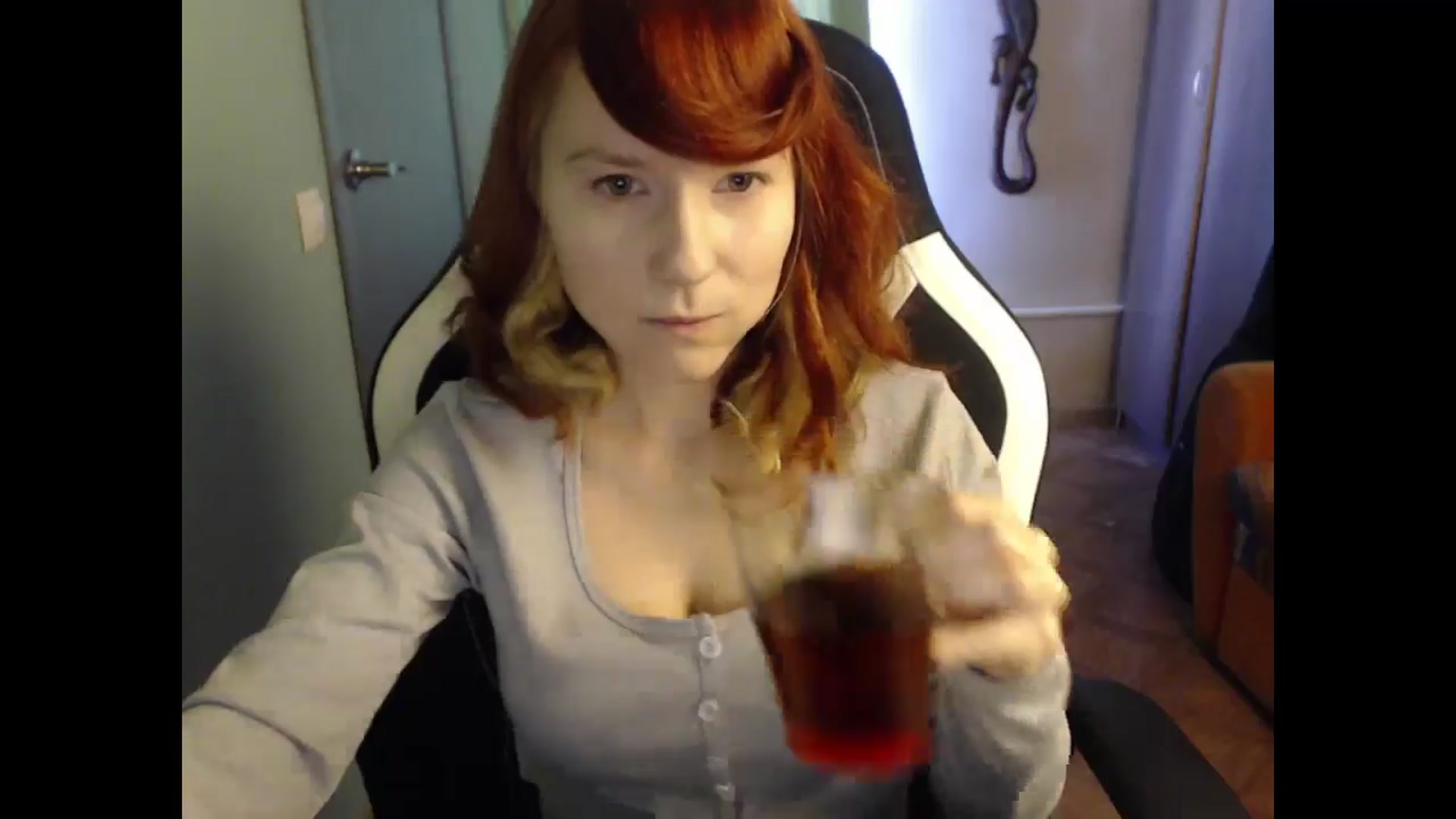 Gallery image thumbnail from NikiFoks18's myfreecams stream on, 03/10/2025, 08:26 image 16 of 20