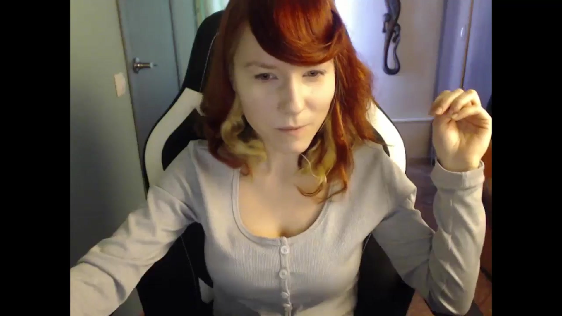 Gallery image thumbnail from NikiFoks18's myfreecams stream on, 03/10/2025, 08:26 image 8 of 20