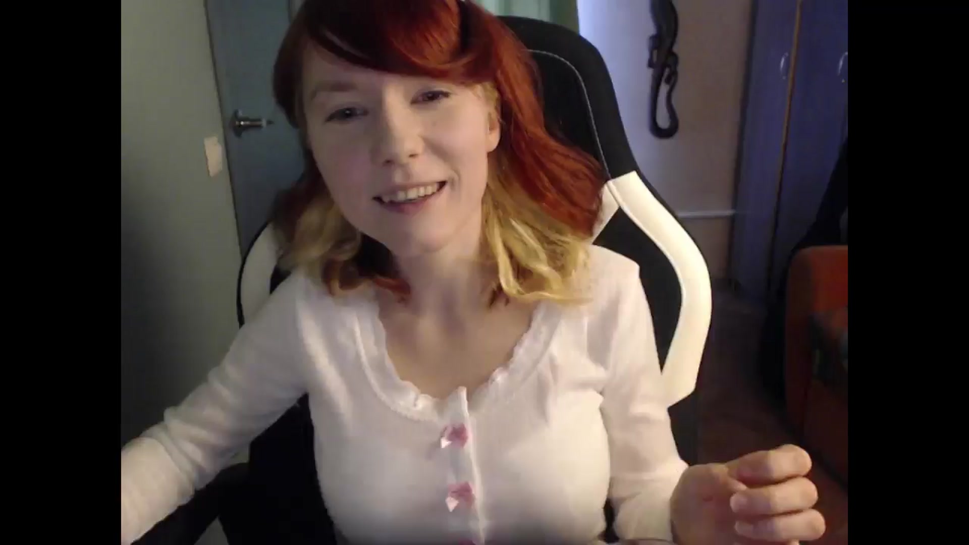 Gallery image thumbnail from NikiFoks18's myfreecams stream on, 03/11/2025, 08:19 image 1 of 20
