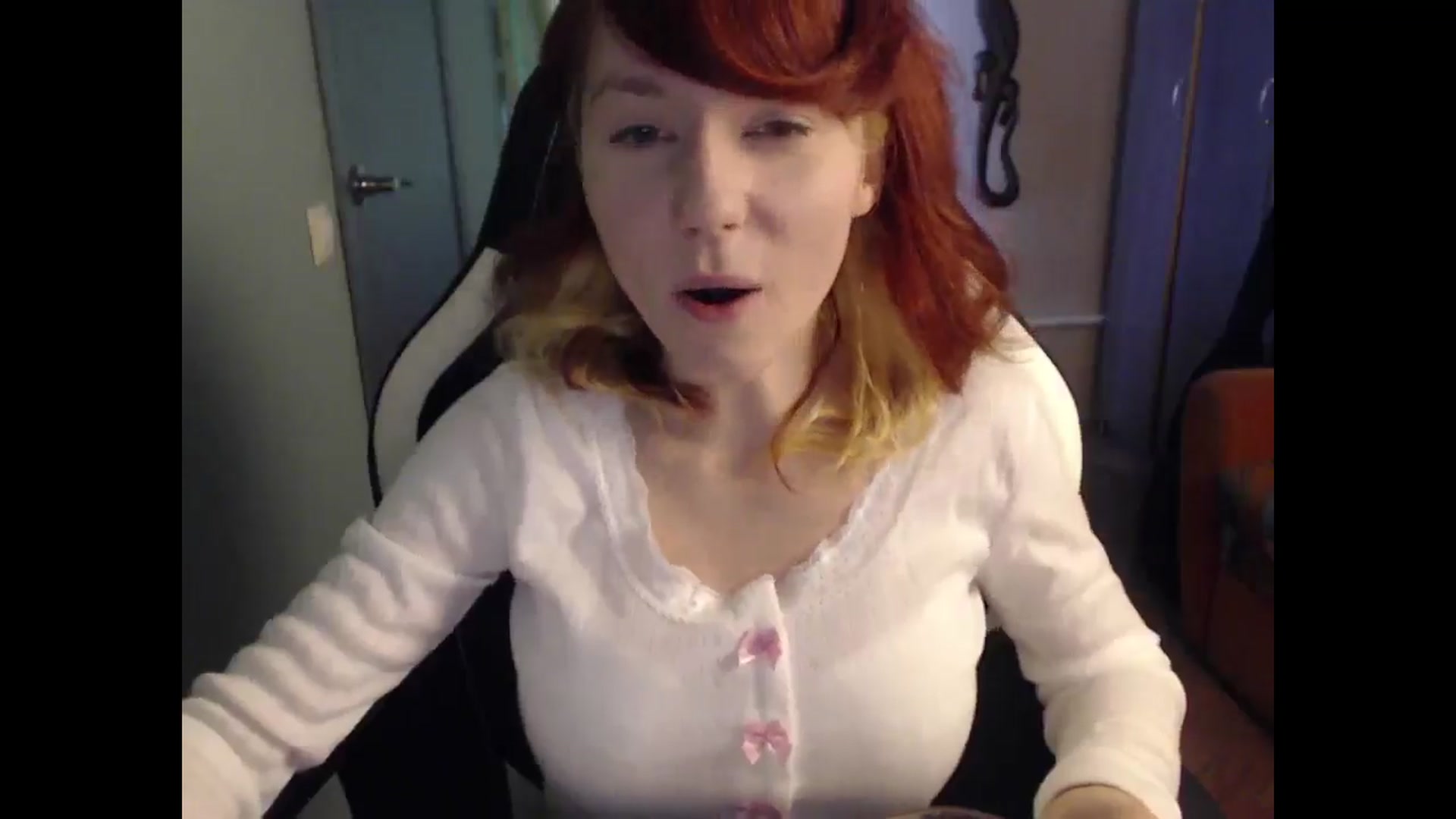 Gallery image thumbnail from NikiFoks18's myfreecams stream on, 03/11/2025, 08:19 image 12 of 20
