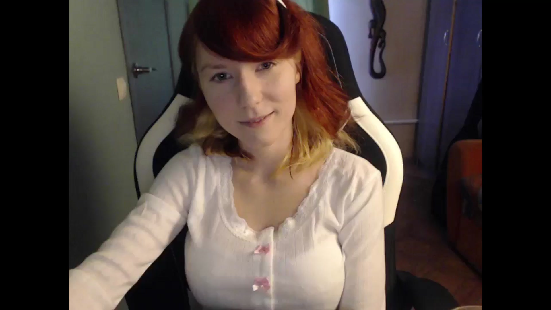 Gallery image thumbnail from NikiFoks18's myfreecams stream on, 03/11/2025, 08:19 image 19 of 20