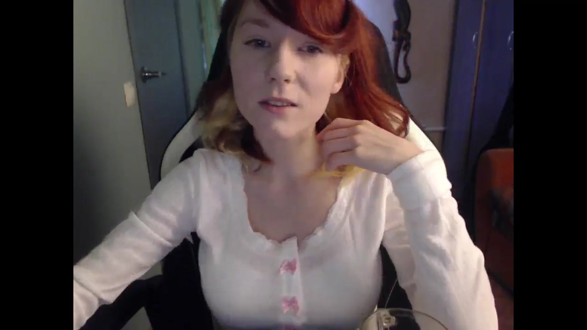 Gallery image thumbnail from NikiFoks18's myfreecams stream on, 03/11/2025, 08:19 image 4 of 20