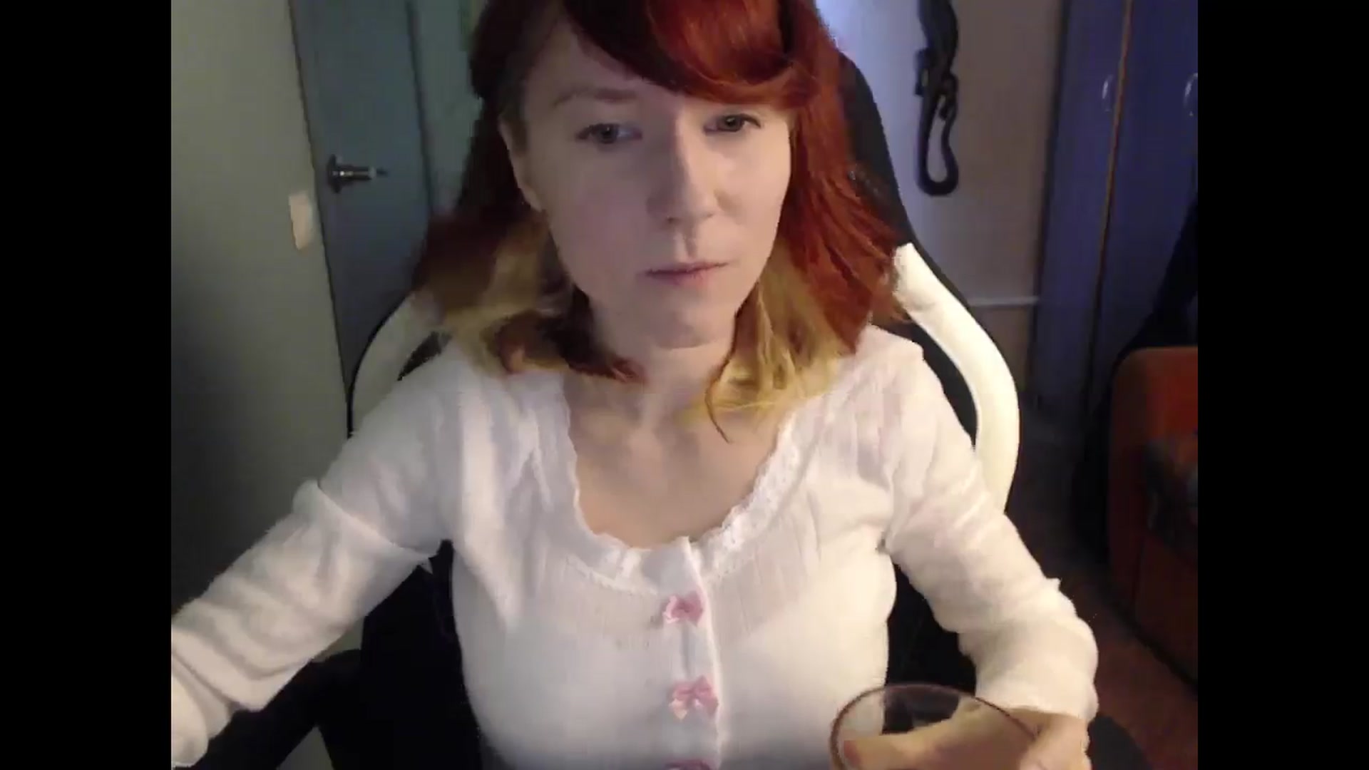 Gallery image thumbnail from NikiFoks18's myfreecams stream on, 03/11/2025, 08:19 image 13 of 20