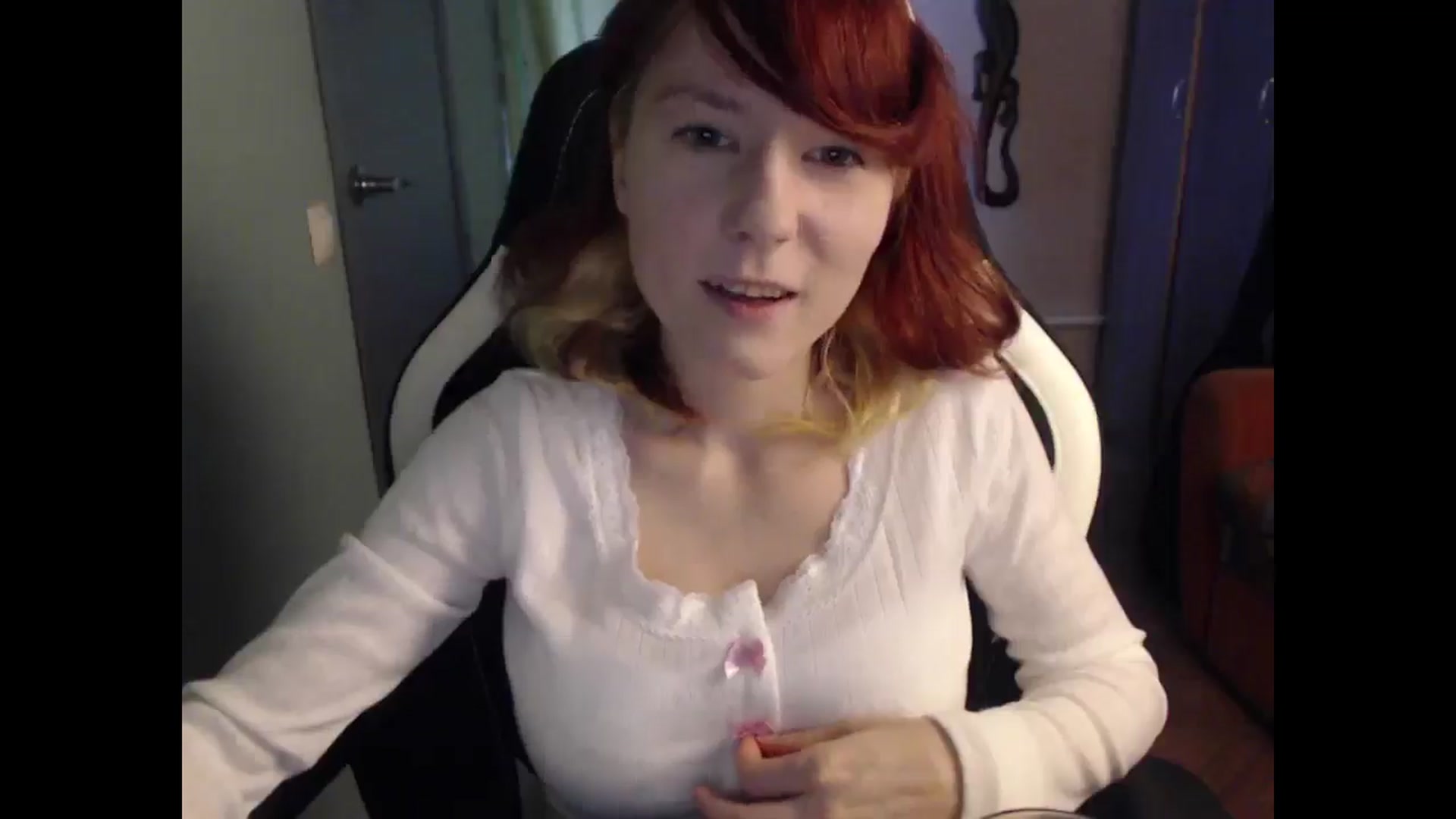 Gallery image thumbnail from NikiFoks18's myfreecams stream on, 03/11/2025, 08:19 image 6 of 20
