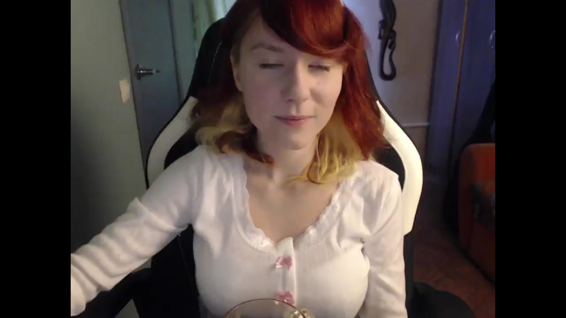 Gallery image thumbnail from NikiFoks18's myfreecams stream on, 03/11/2025, 08:19 image 10 of 20