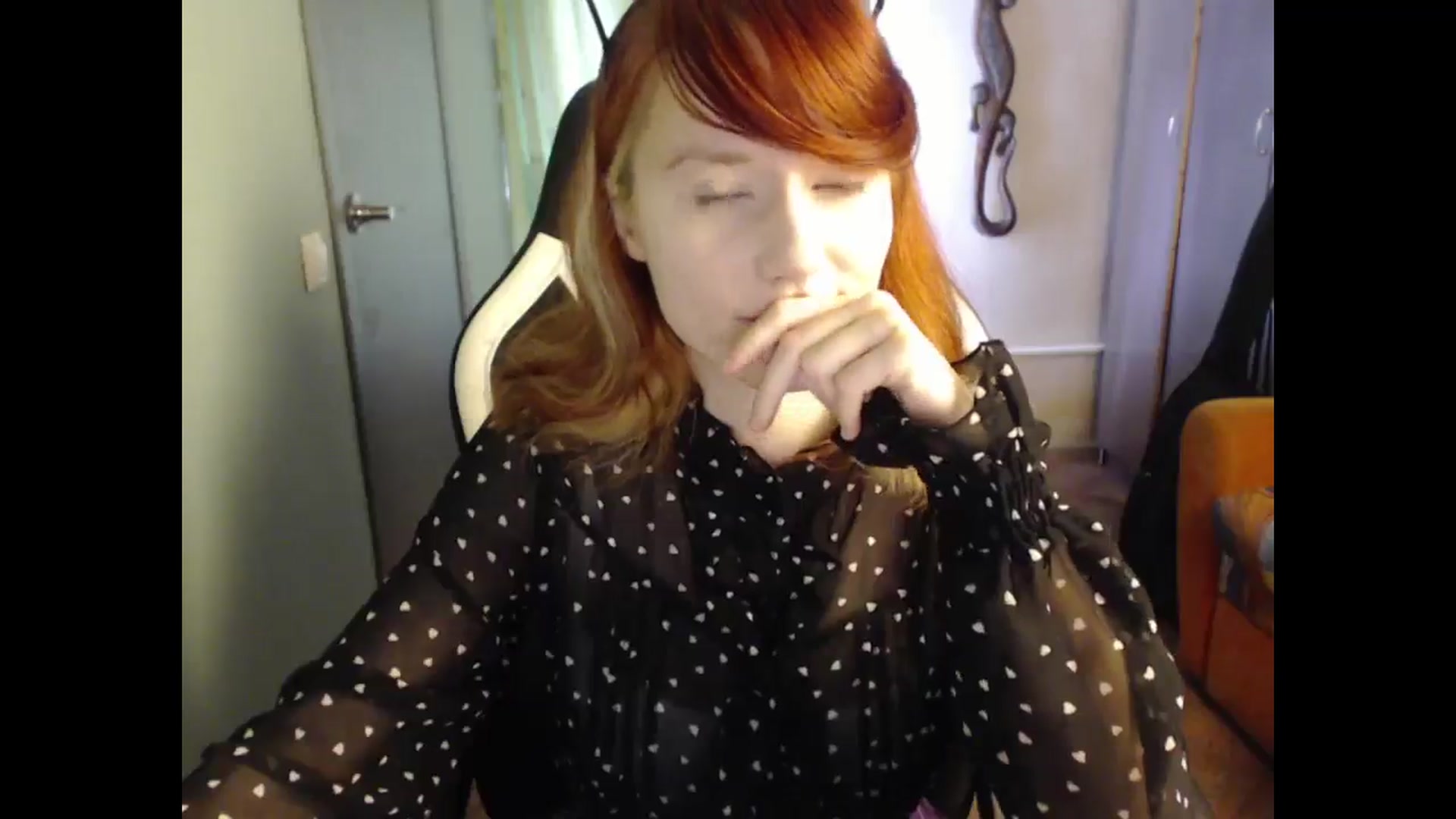 Gallery image thumbnail from NikiFoks18's myfreecams stream on, 03/14/2025, 09:04 image 10 of 20