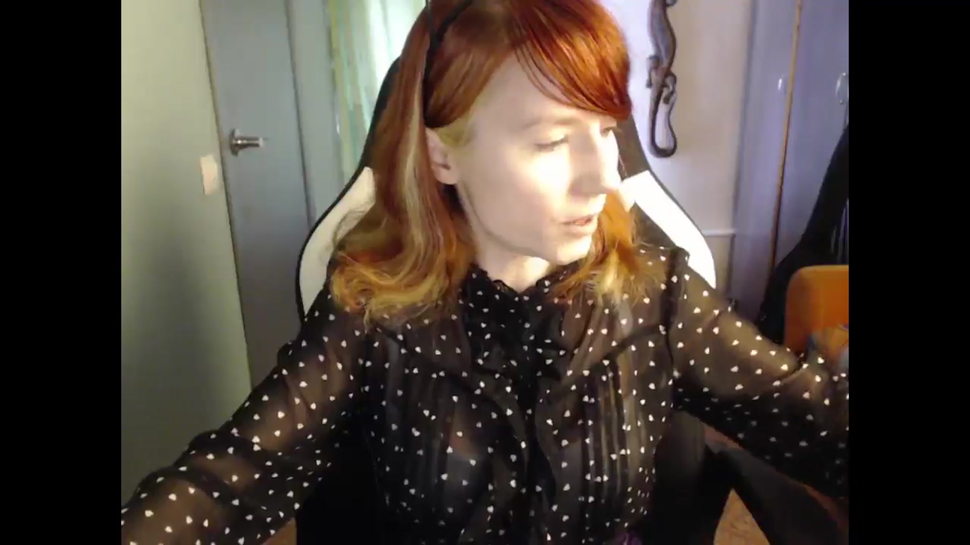 Gallery image thumbnail from NikiFoks18's myfreecams stream on, 03/14/2025, 09:04 image 18 of 20