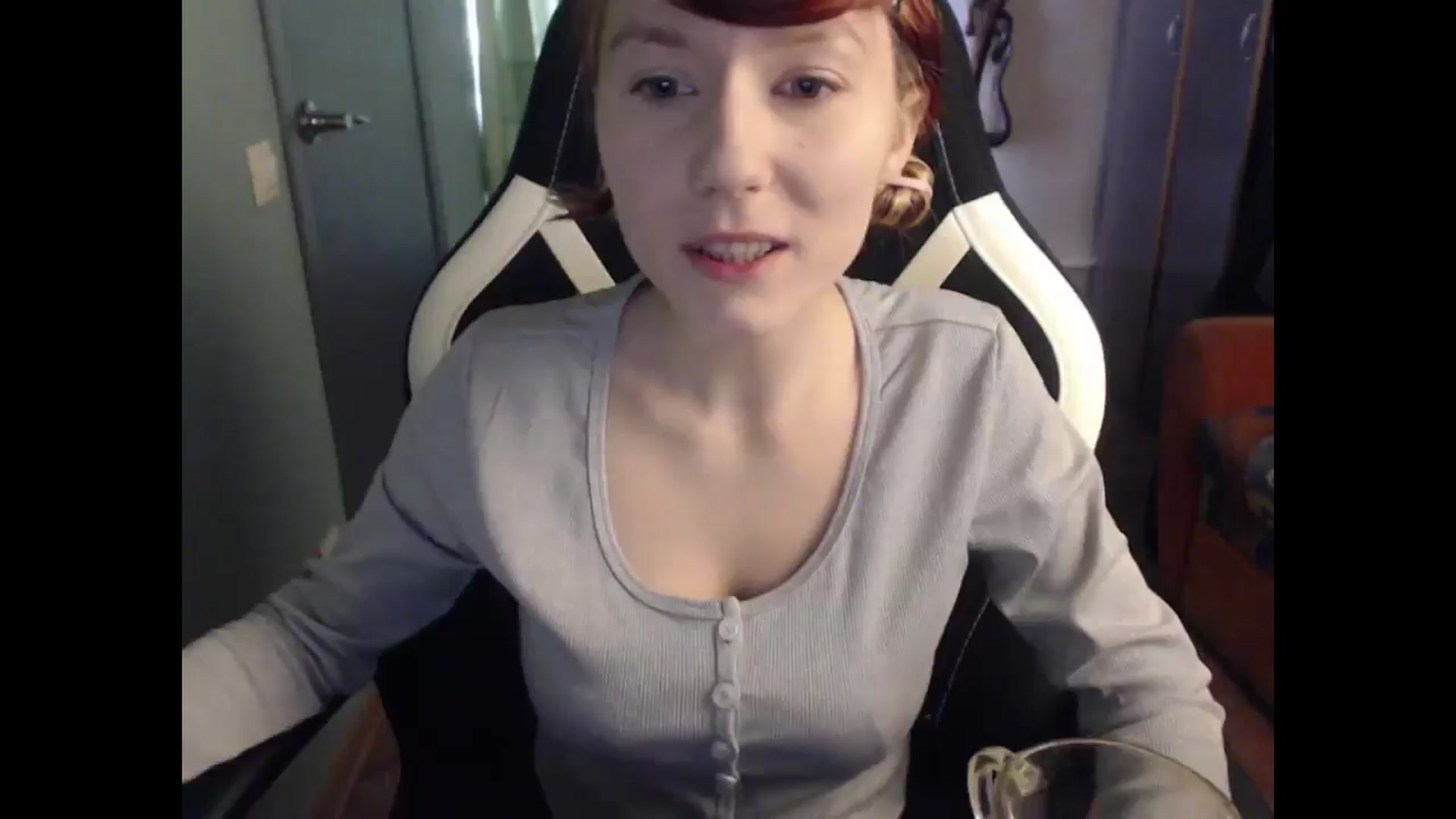 Gallery image thumbnail from NikiFoks18's myfreecams stream on, 03/23/2025, 03:42 image 19 of 20
