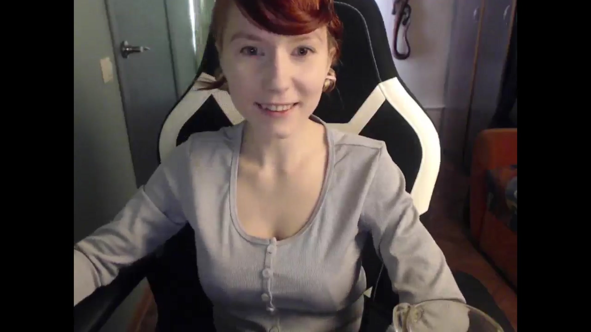 Gallery image thumbnail from NikiFoks18's myfreecams stream on, 03/23/2025, 03:42 image 12 of 20