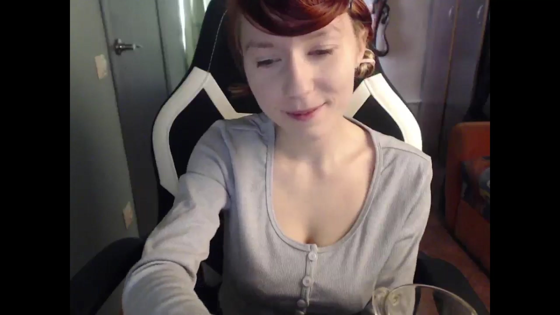 Gallery image thumbnail from NikiFoks18's myfreecams stream on, 03/23/2025, 03:42 image 5 of 20