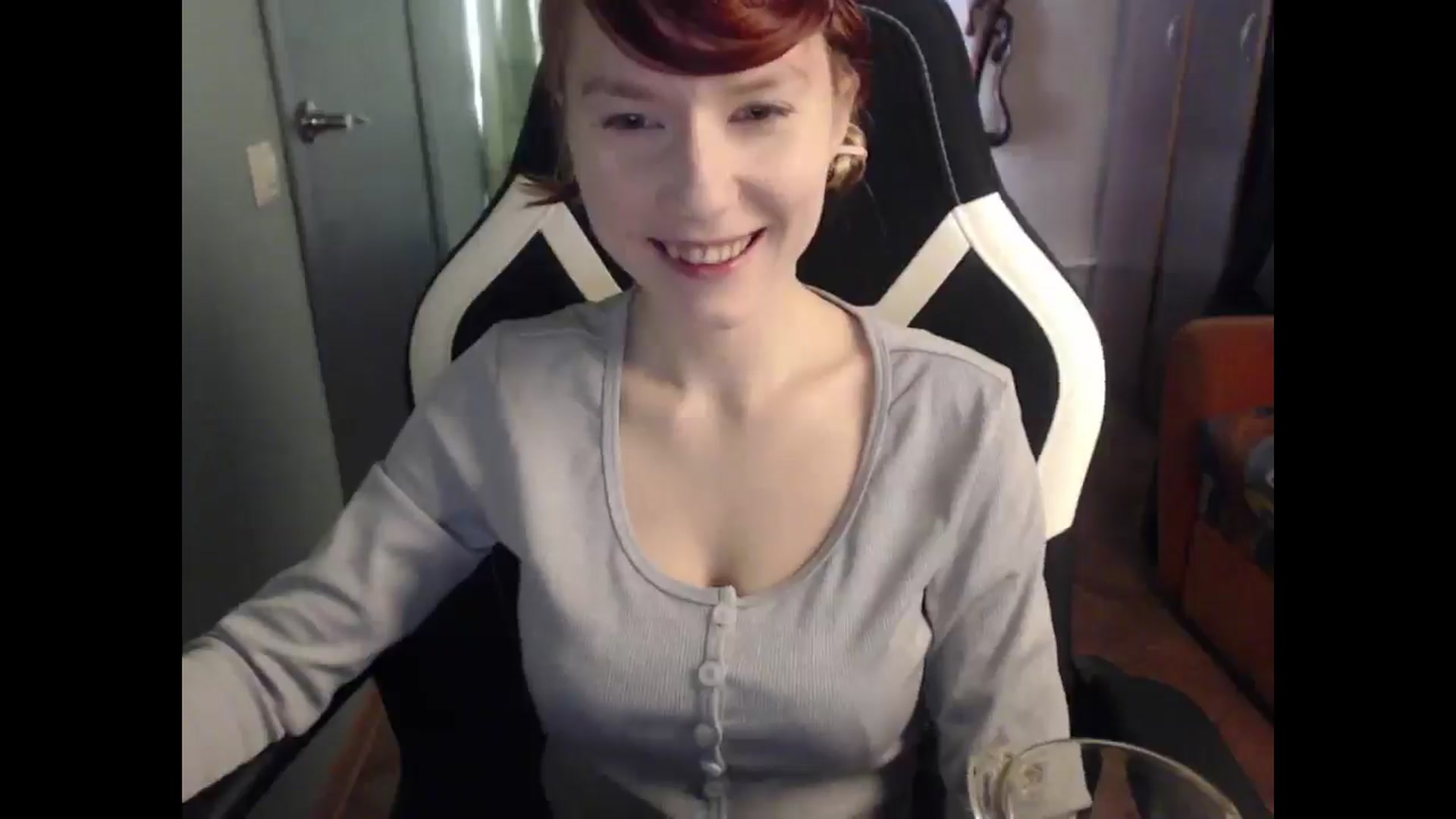 Gallery image thumbnail from NikiFoks18's myfreecams stream on, 03/23/2025, 03:42 image 6 of 20